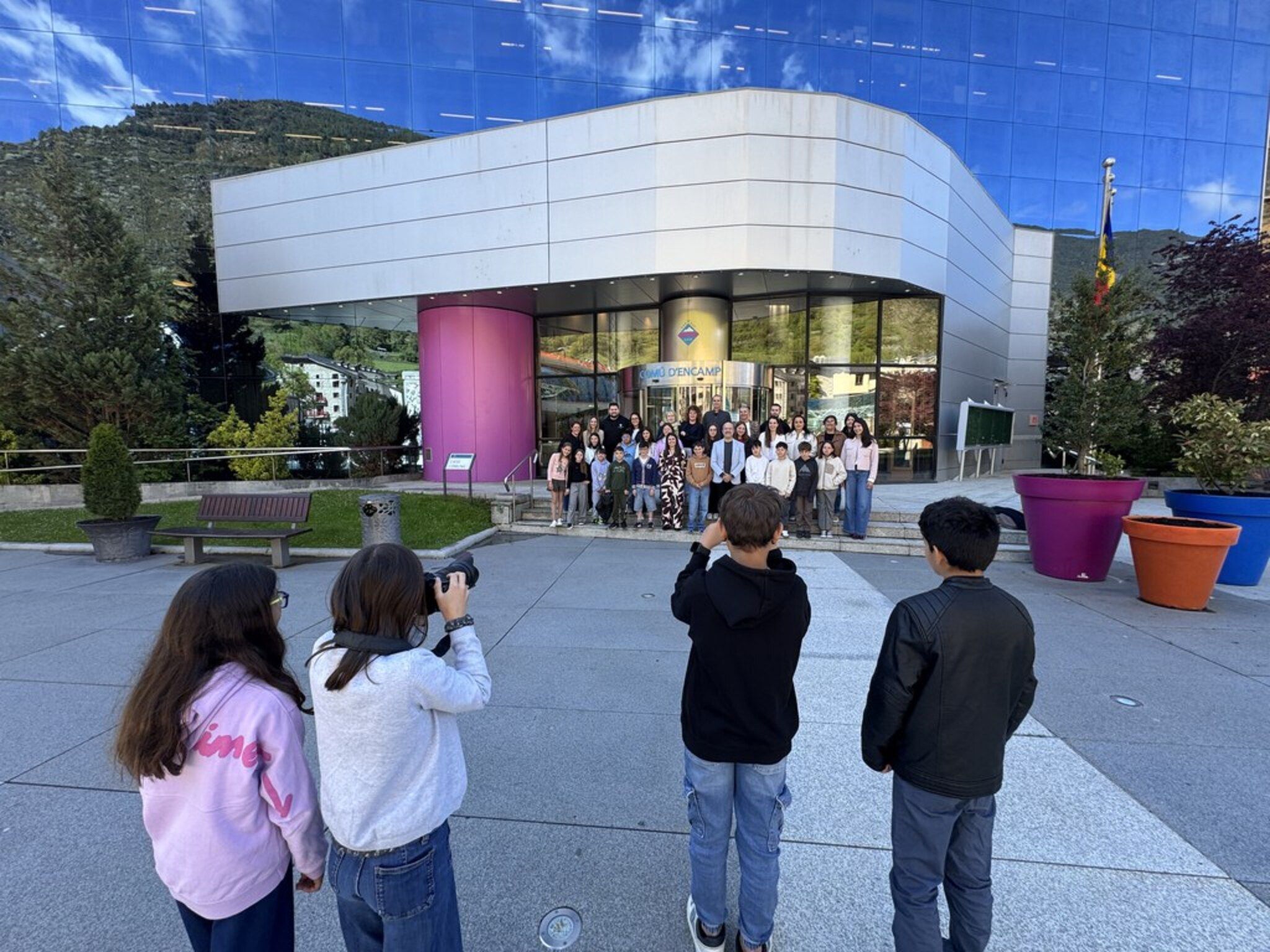 El comú d’Encamp aprova una desena de propostes del consell d'infants.