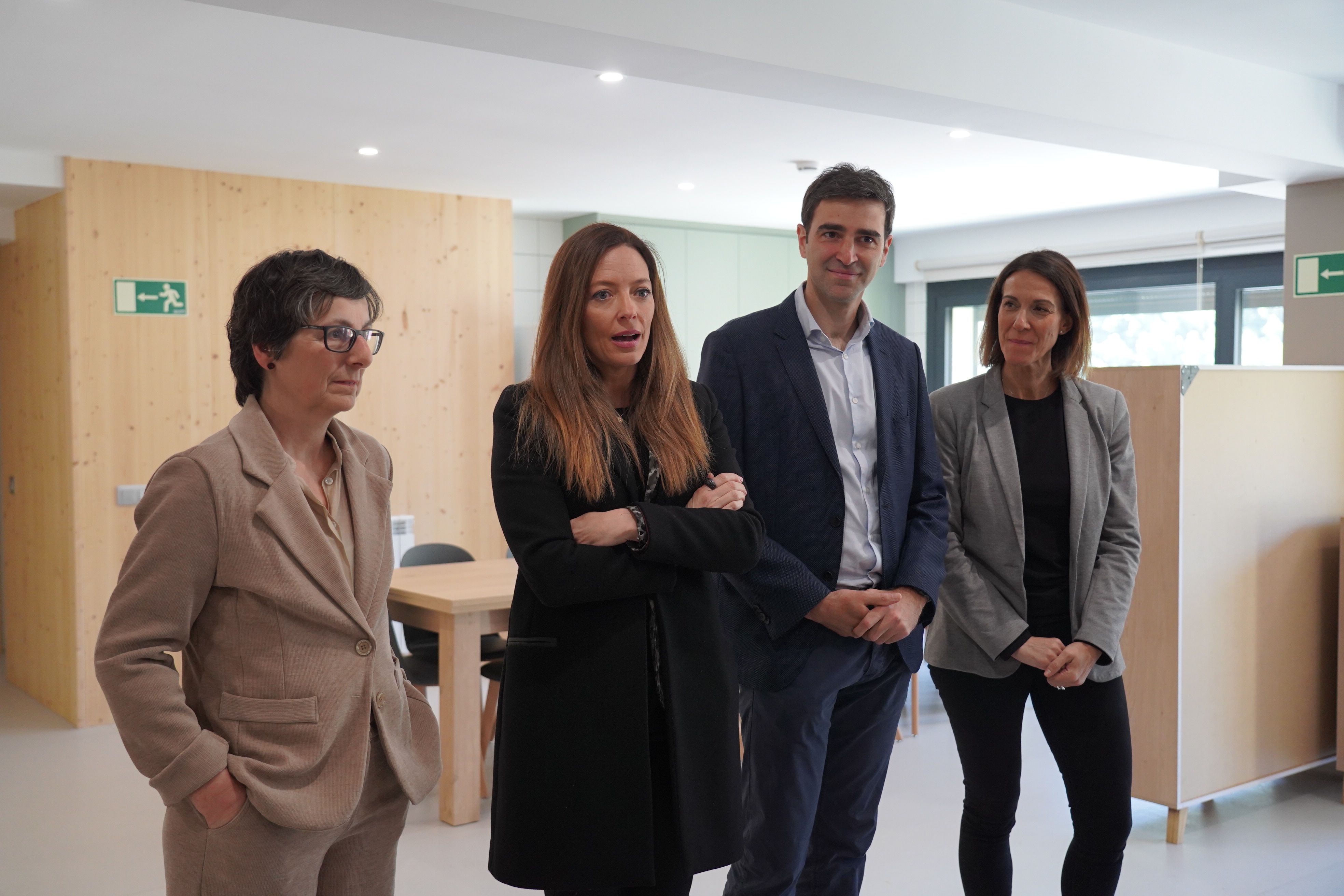La ministra explicant el funcionament de les instal·lacions durant la inauguració. La ministra explicant el funcionament de les instal·lacions durant la inauguració.