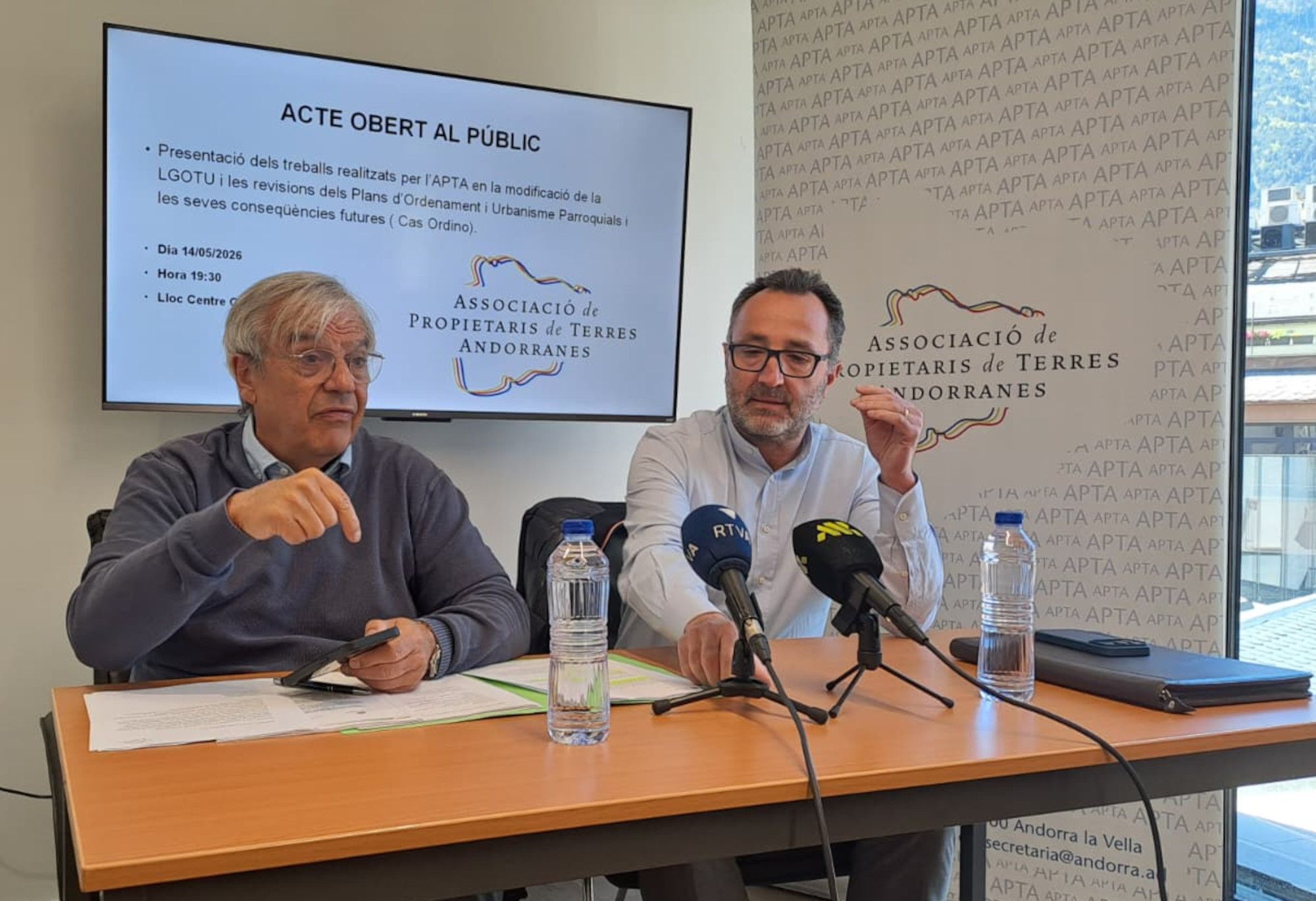 Josep Duró i Jordi Cerqueda, durant la roda de premsa.