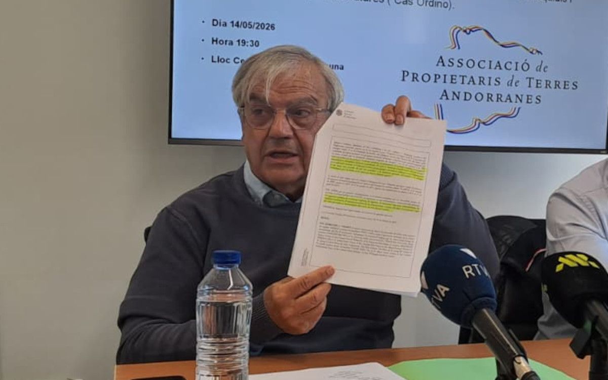 Duró mostra la resolució de la CTU.