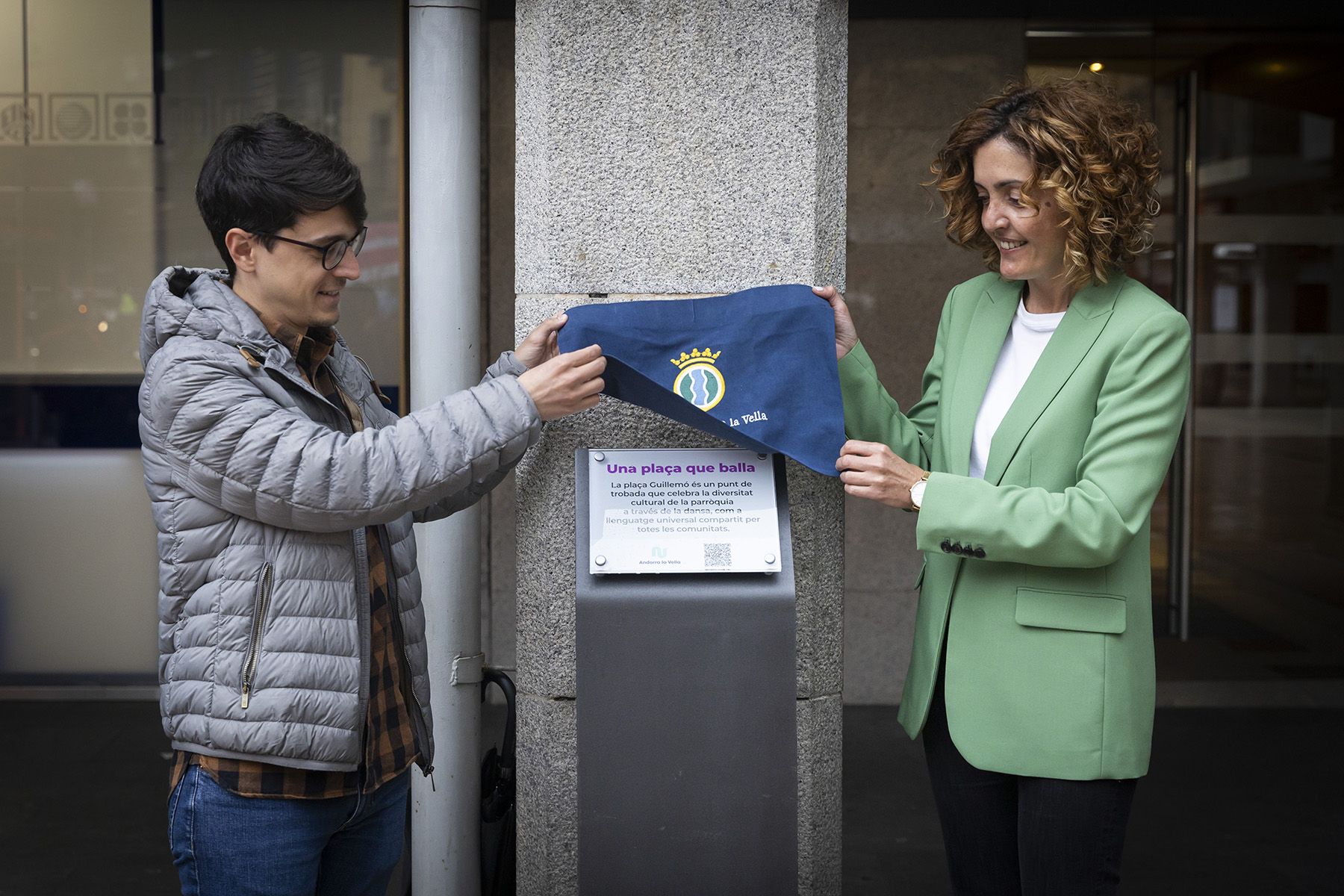 Presentació del projecte col·lectiu: ’Una plaça que balla’.