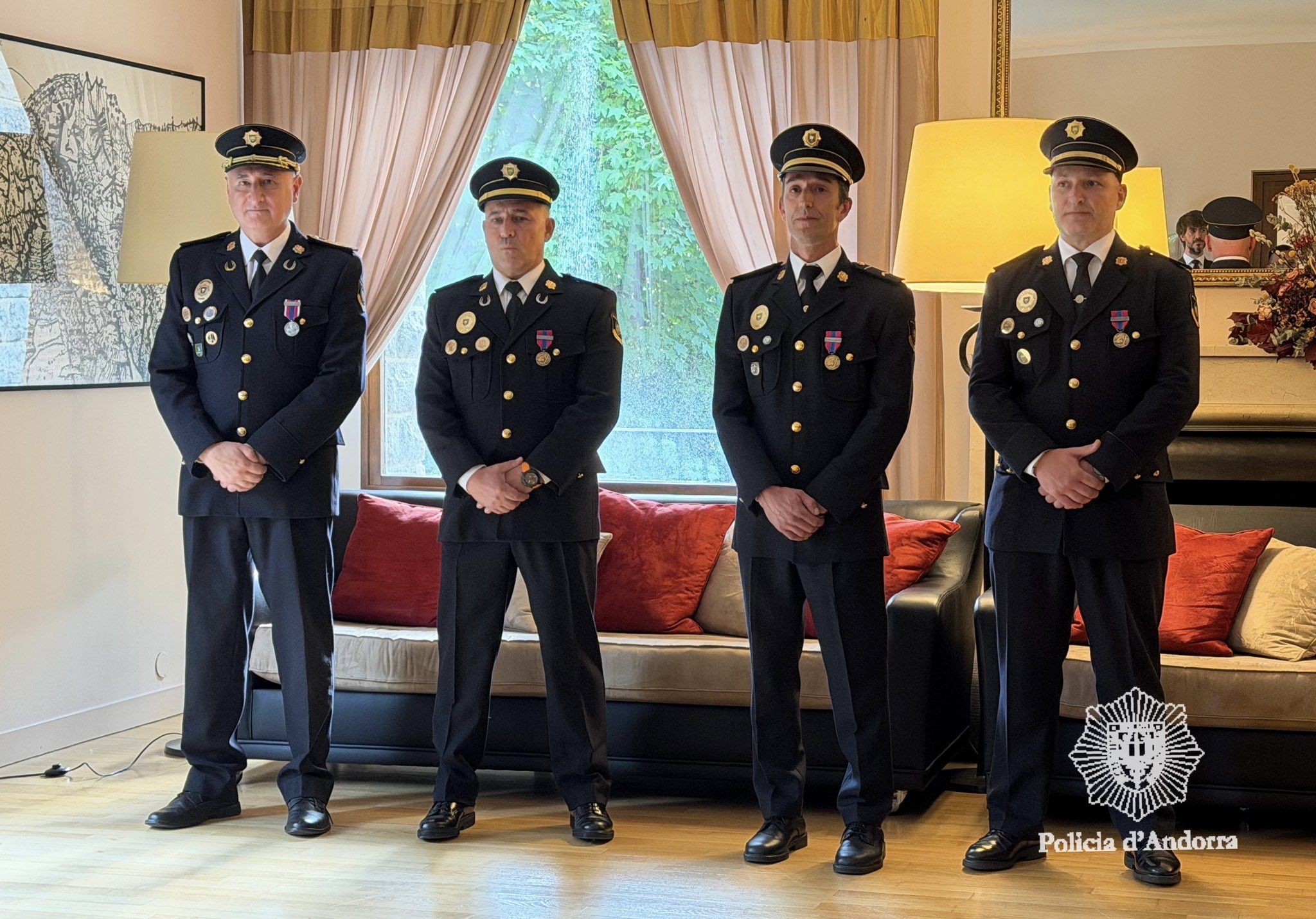 Condecoració a França a quatre funcionaris del cos de policia, entre els quals el director adjunt, Toni Rodríguez.