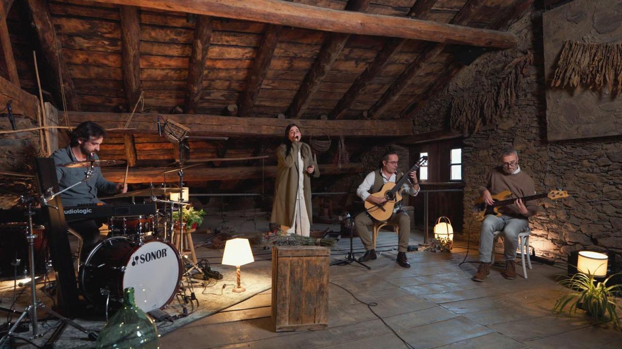 Live session de Veu Silent des de la Casa Rull.
