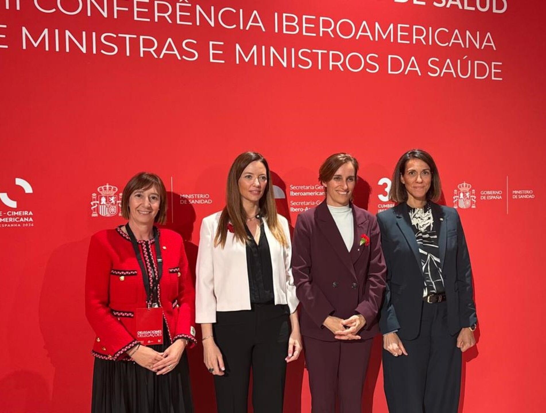 La delegació andorrana amb la ministra de Salut espanyola, Mónica García.
