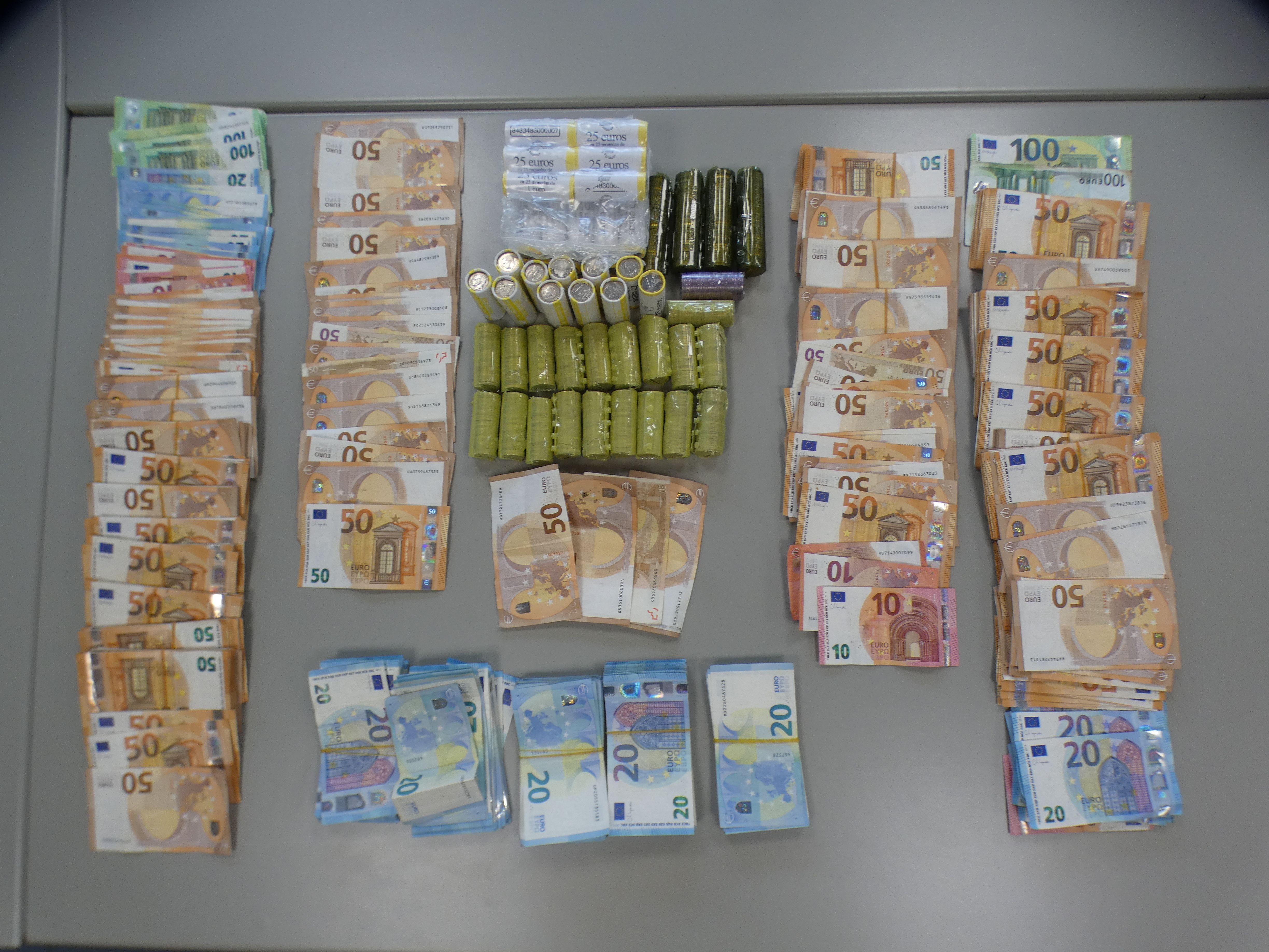 Els diners comissats en l'operació / Mossos