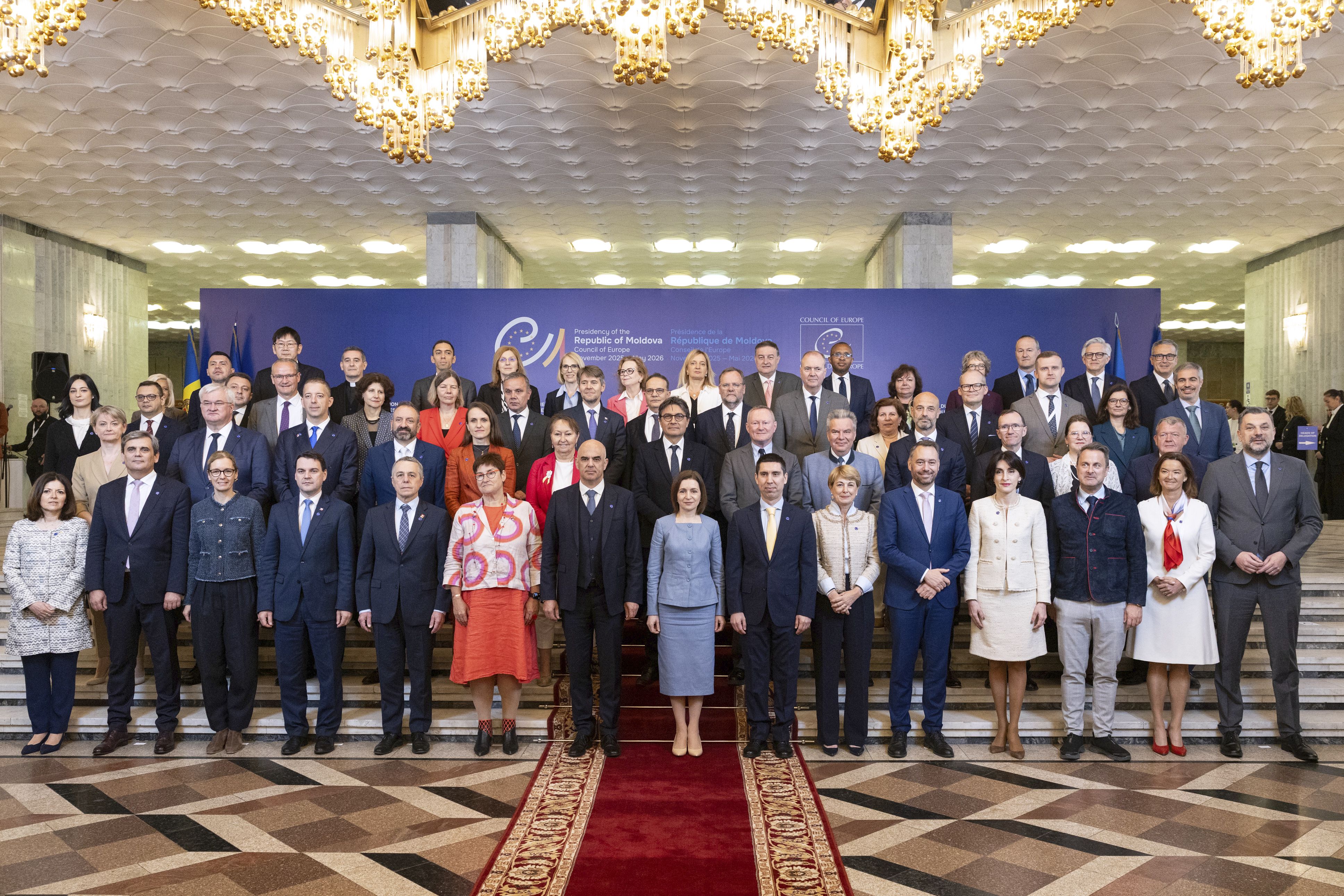 Els ministres d'Afers Exteriors, amb Imma Tor a l'esquerra, reunits a Chisinau.