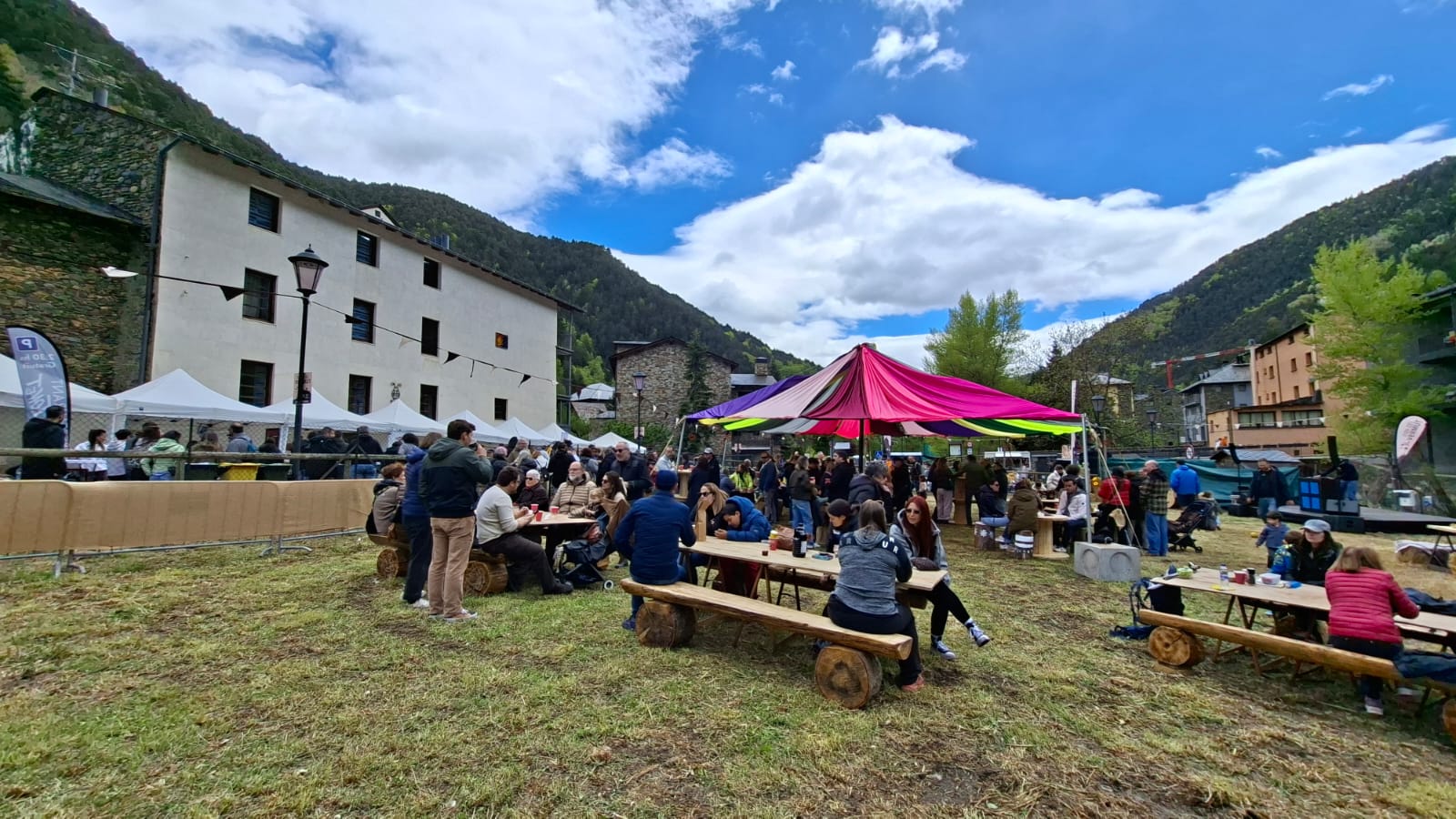 La zona de pícnic de la Fira del Vermut. La zona de pícnic de la Fira del Vermut.