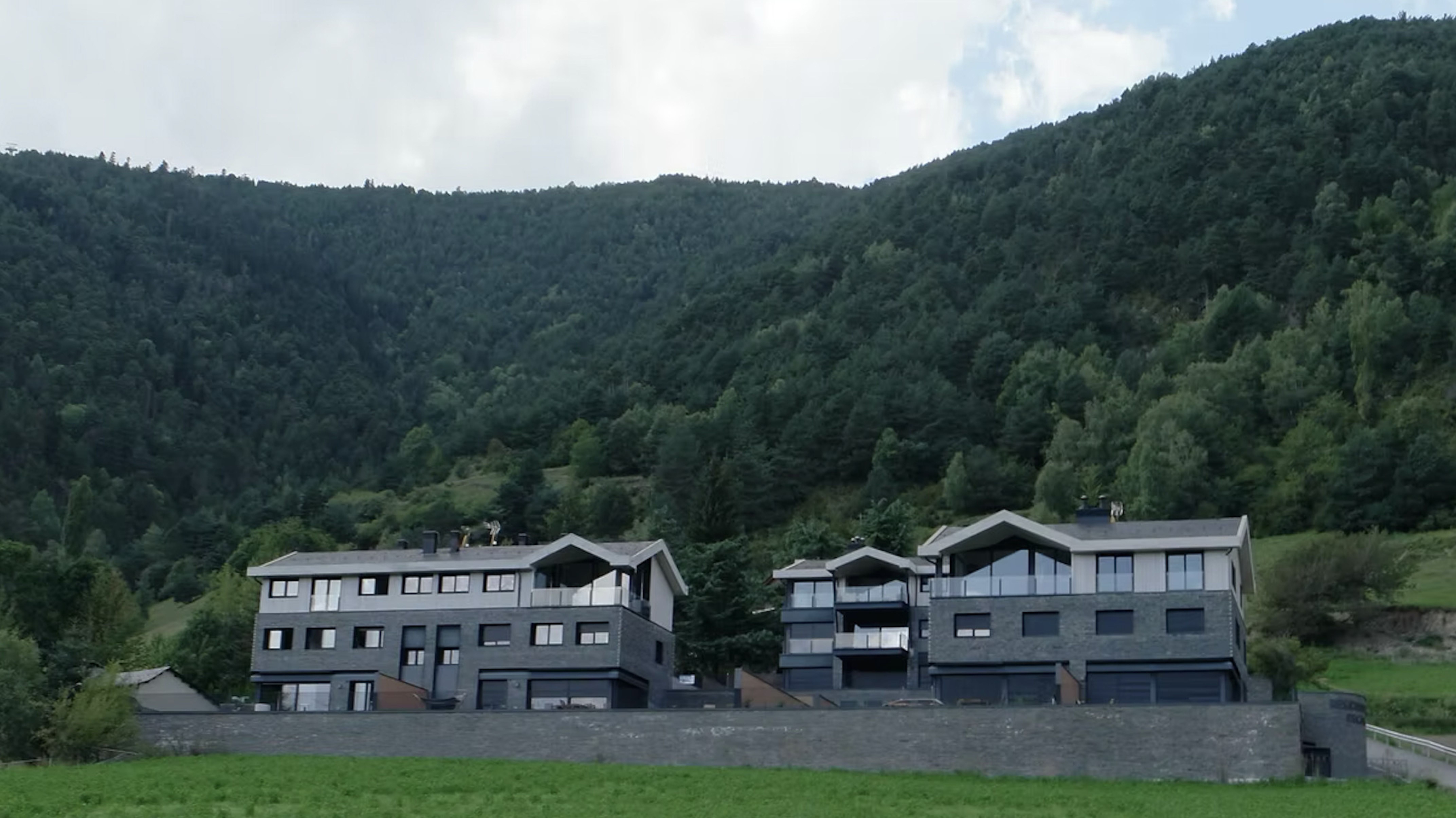 Una imatge d'arxiu del conjunt residencial on s'hauria detectat el furt amb força.