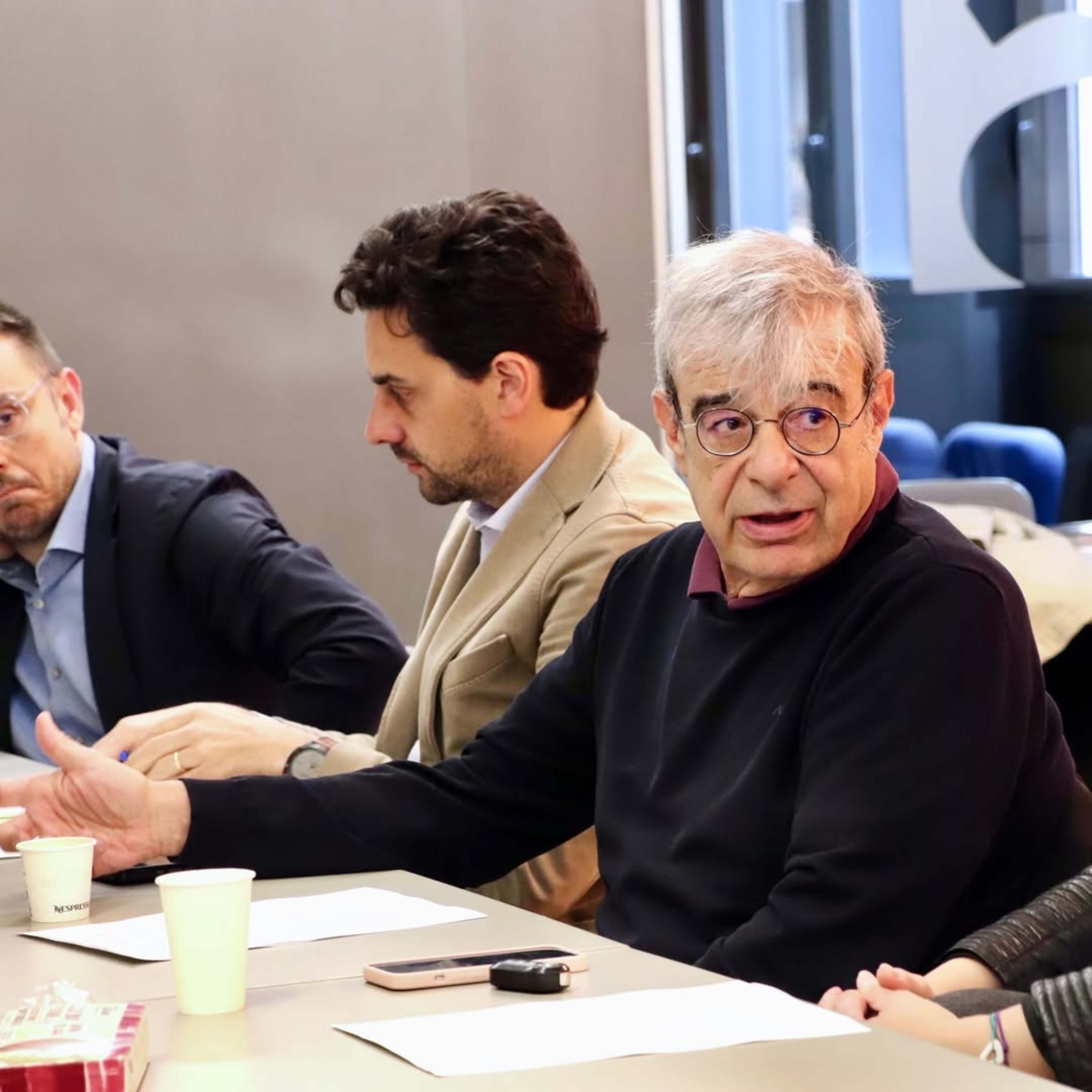 Ladislau Baró durant una reunió de l'executiva demòcrata. Ladislau Baró durant una reunió de l'executiva demòcrata.