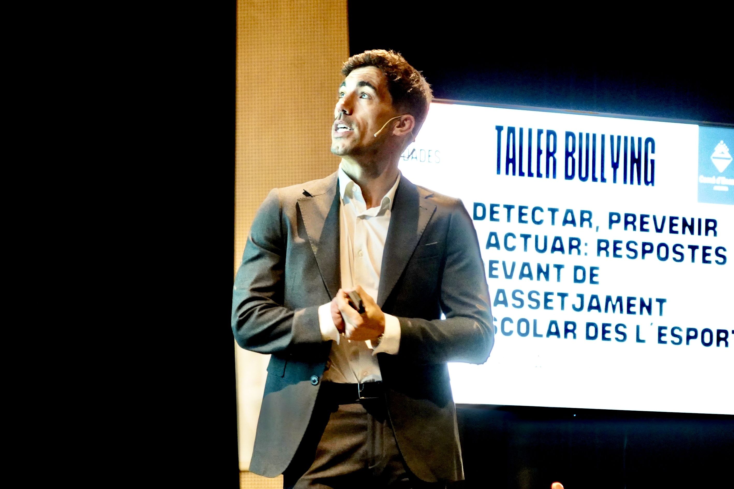 Una cinquantena de professionals participen en un taller de LALIGA contra l’assetjament escolar a través de l’esport. 