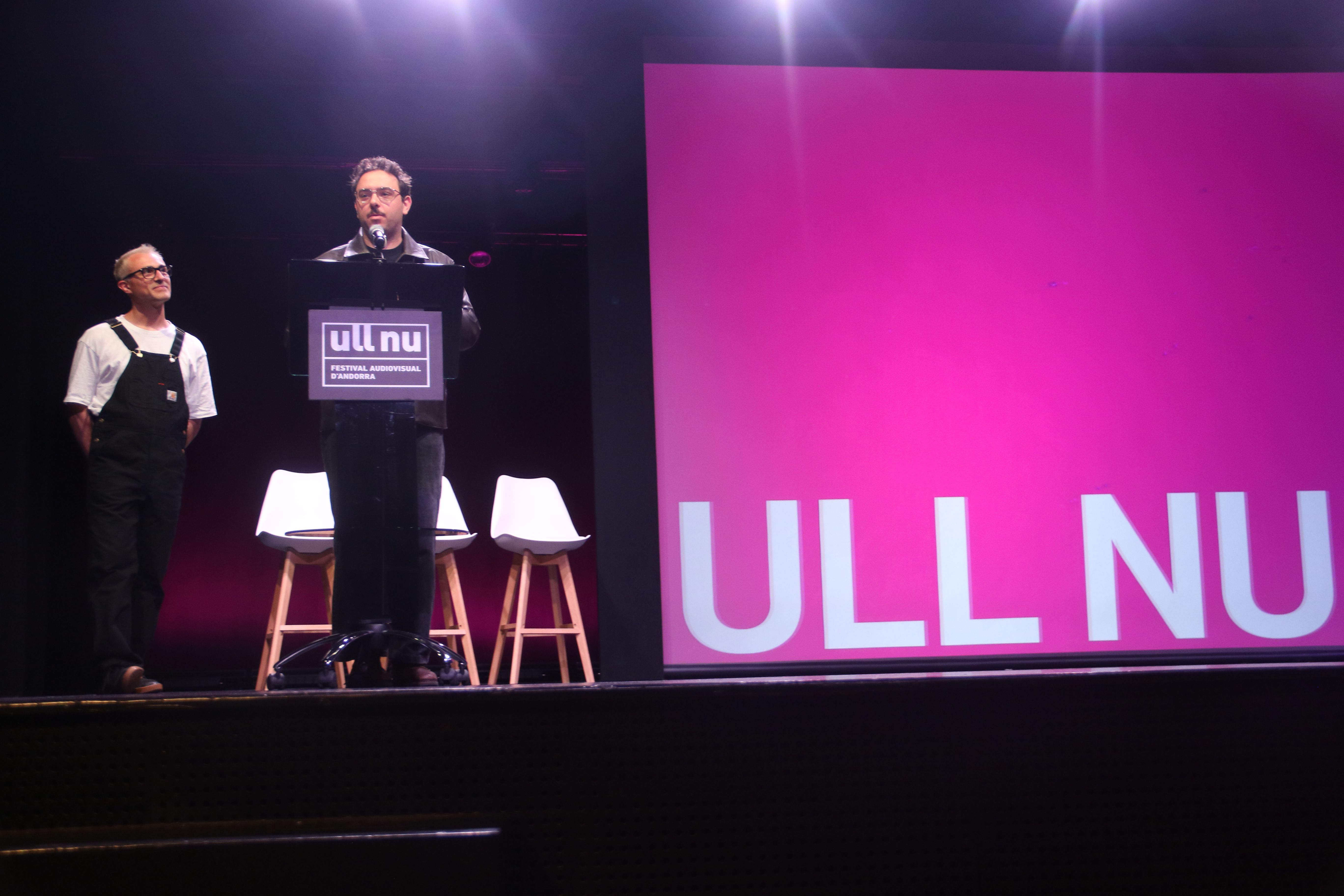 Hèctor Mas i Marc Camardons durant els discursos introductoris. La portaveu del Sindicat, Rebeca Bonache.