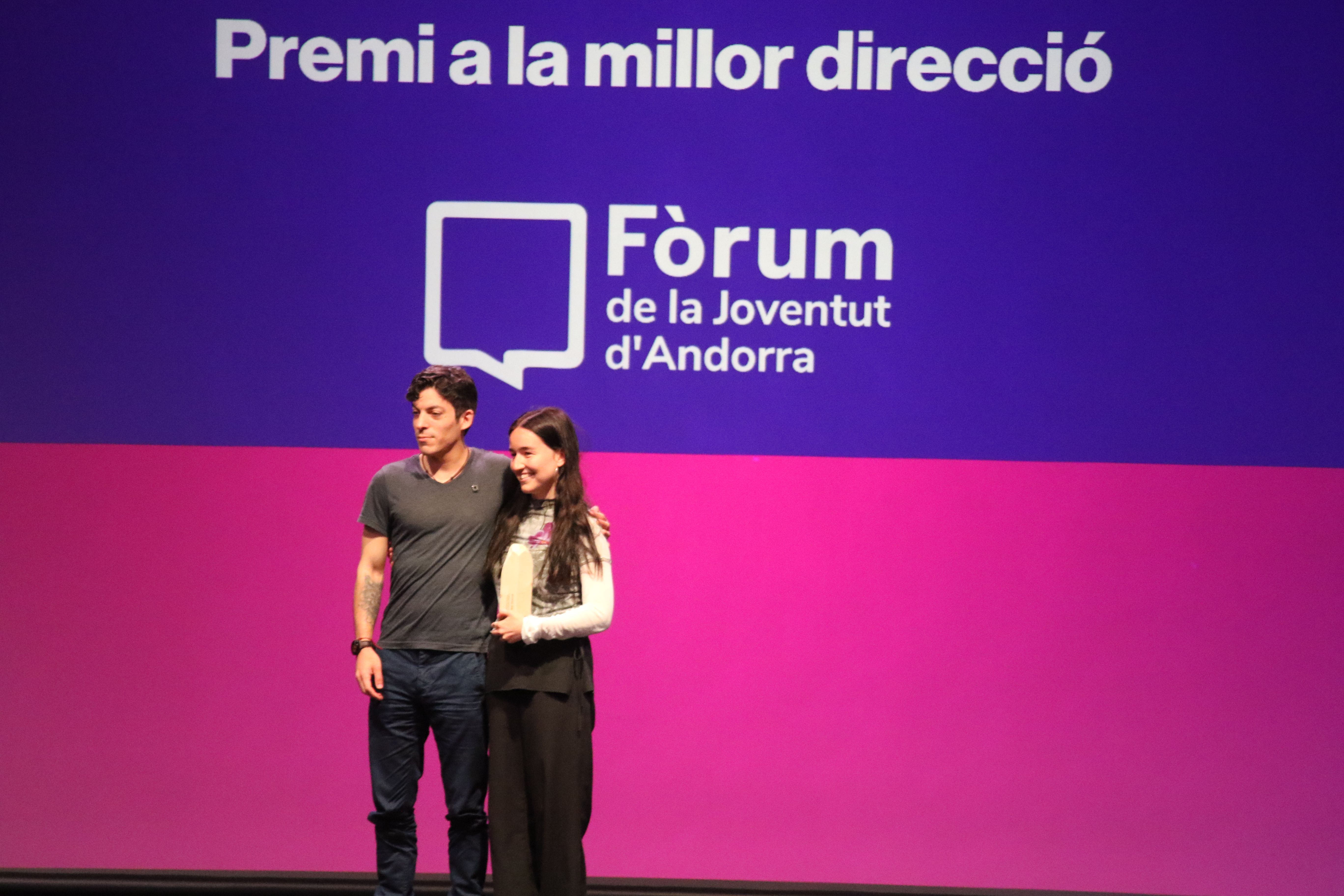 Com a millor directora ha estat triada Júlia Coldwell per 'Ningú borda'.