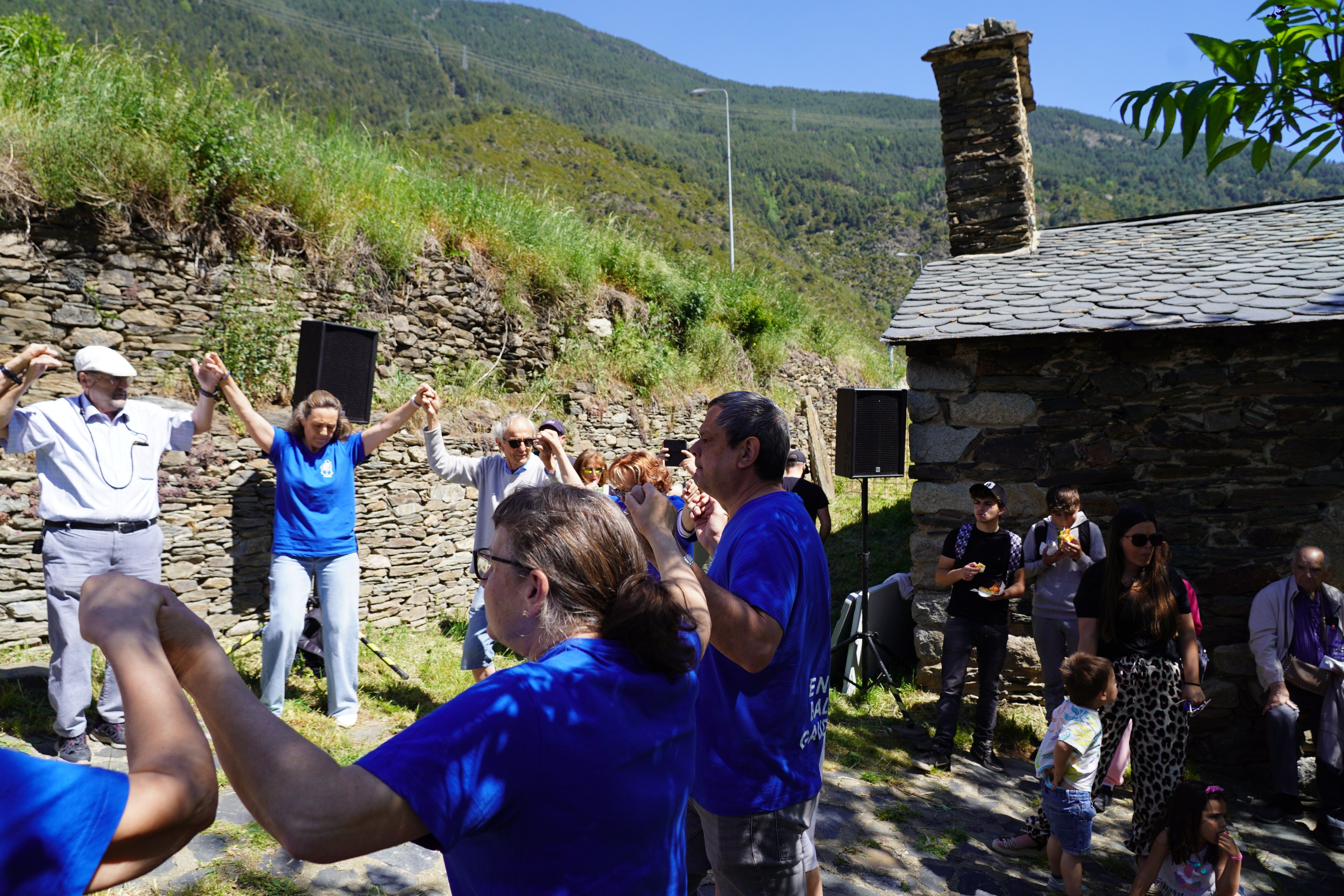 Un moment de la ballada de sardanes. Un moment de la ballada de sardanes.