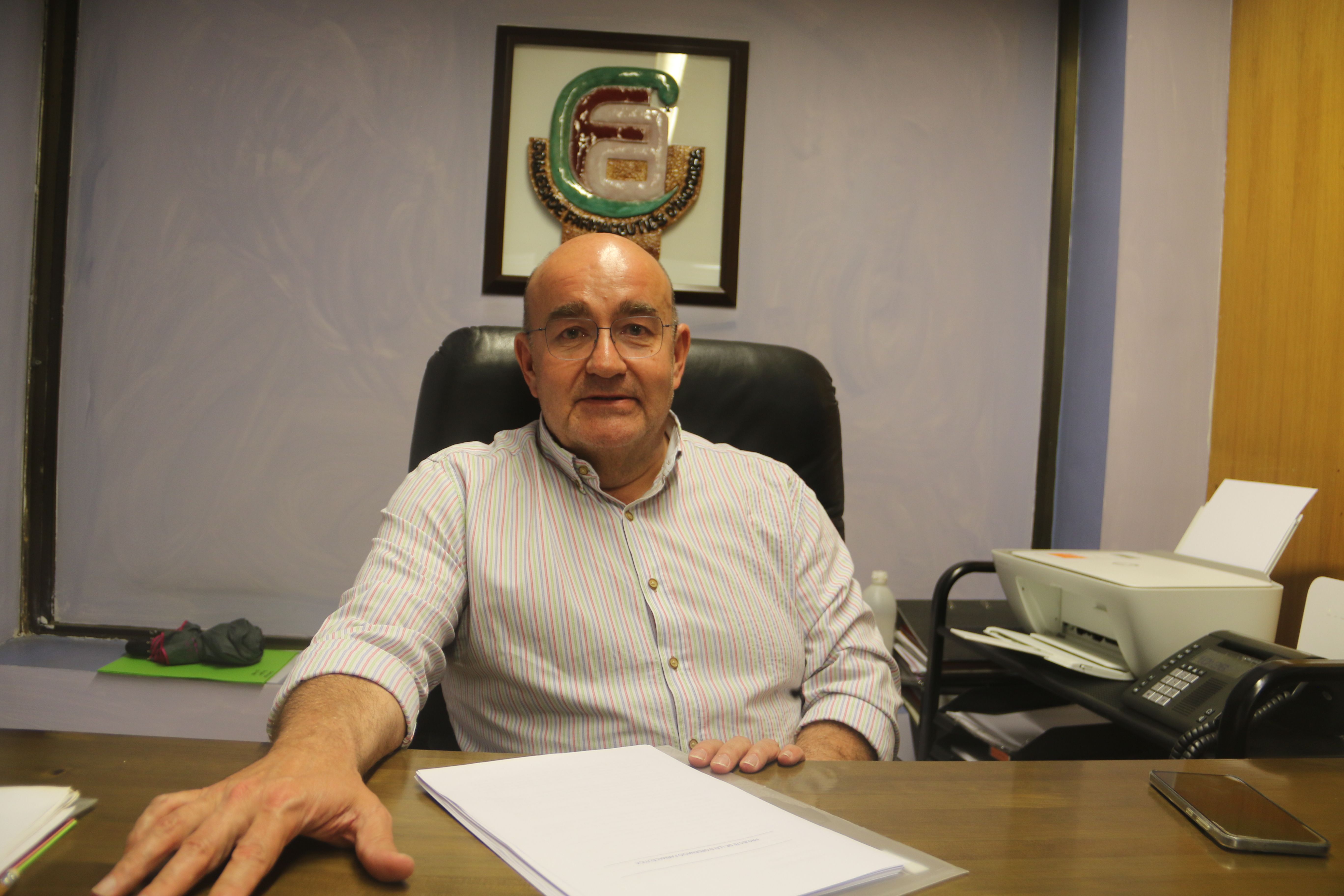 Jesús Robinat a la seu del Col·legi Oficial de Farmacèutics.