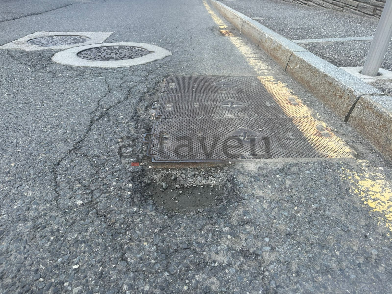 Mal estat dels carrers del Pas. Mal estat dels carrers del Pas.