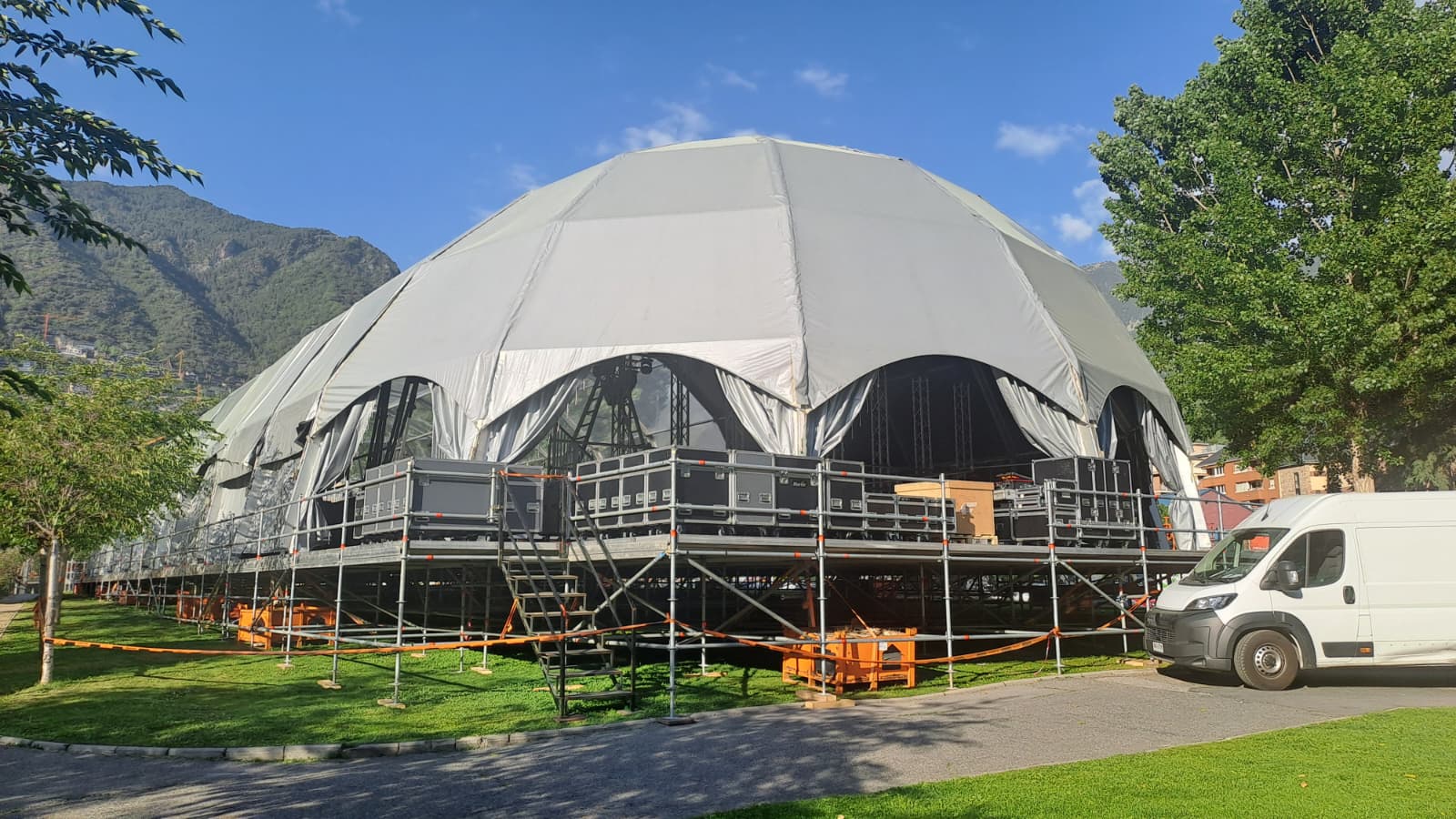 La carpa del Classicand al Parc Central ja està gairebé del tot preparada. La carpa del Classicand al Parc Central ja està gairebé del tot preparada.
