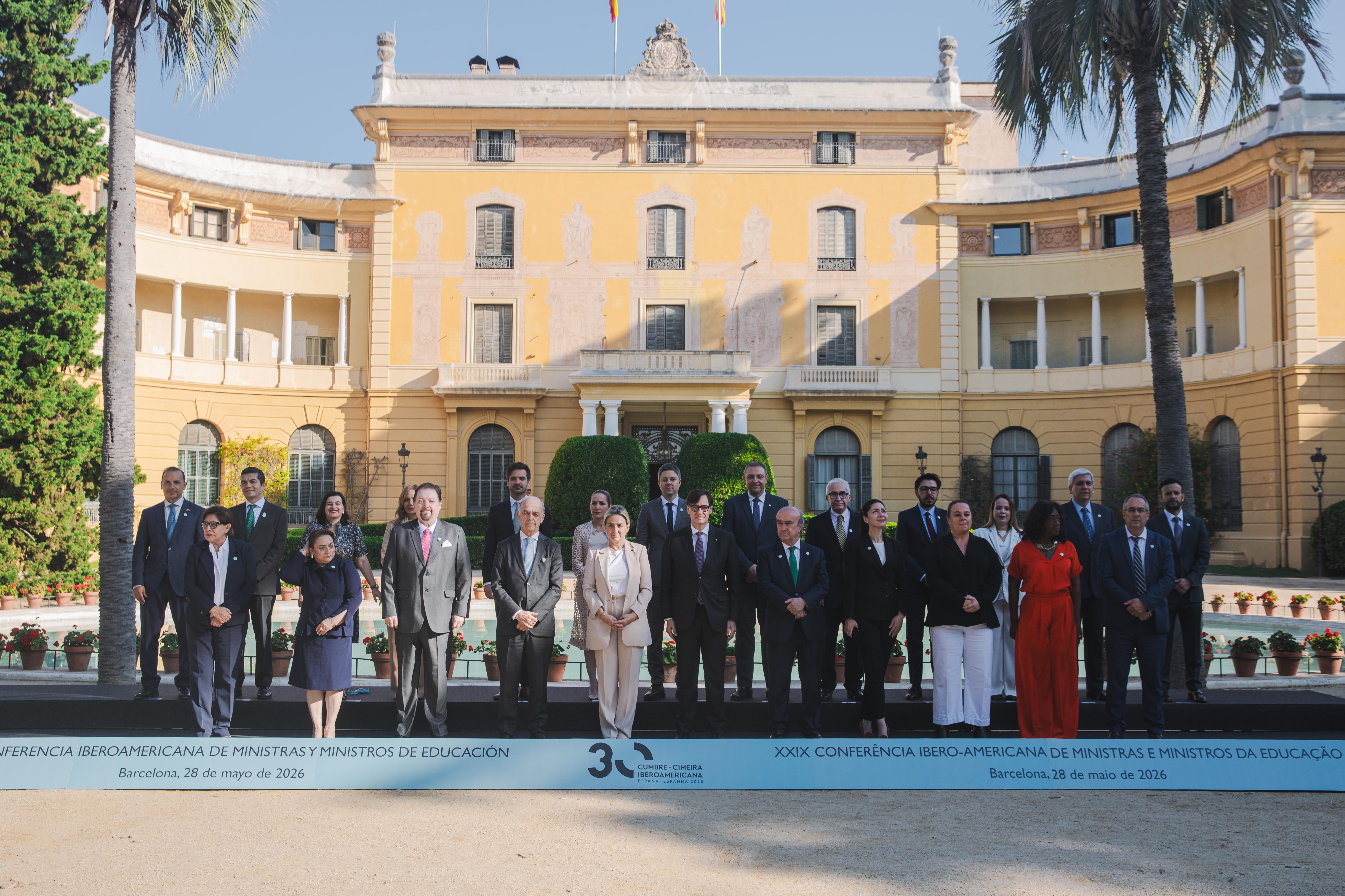 Bardina exposa les iniciatives per potenciar la formació professional com a motor de cohesió a la Conferència Iberoamericana d’Educació.