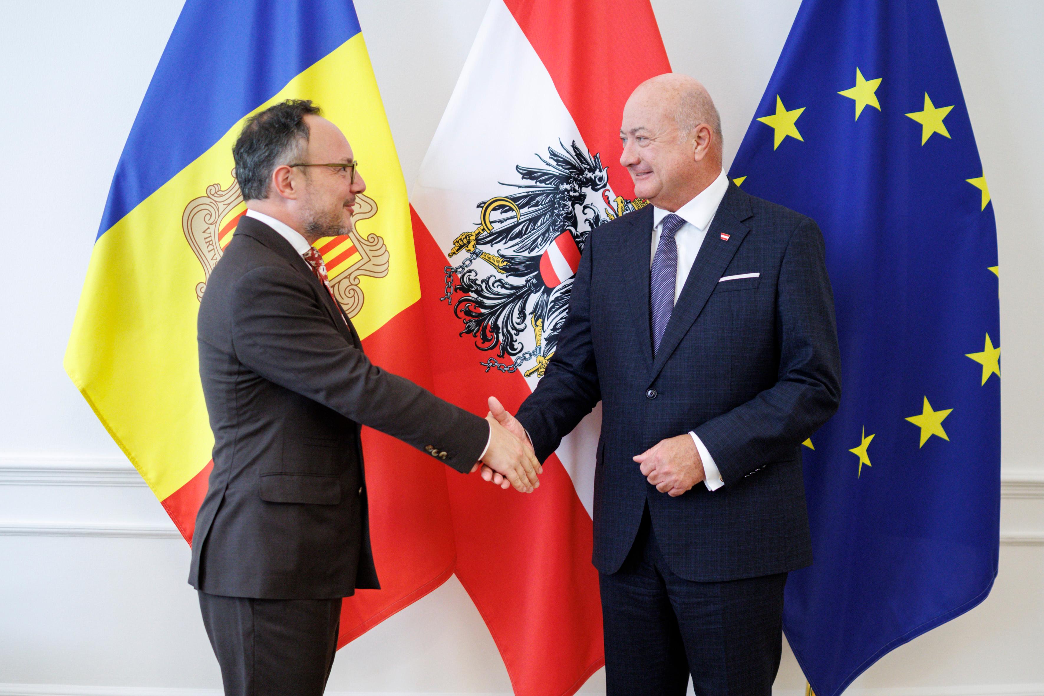 Reunió amb el canceller federal d'Àustria, Christian Stocker La portaveu del Sindicat, Rebeca Bonache.