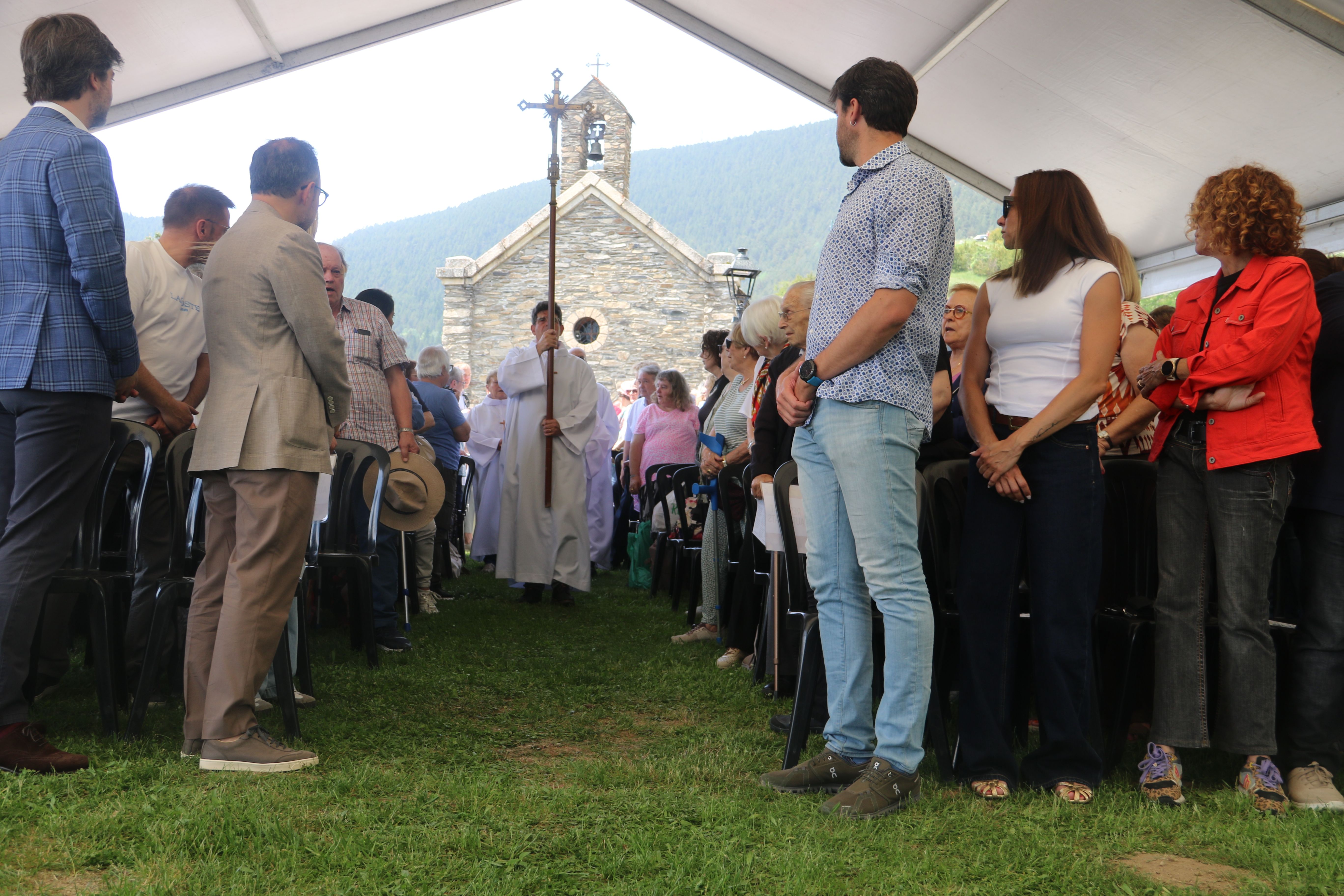 L'entrada de la comitiva religiosa.