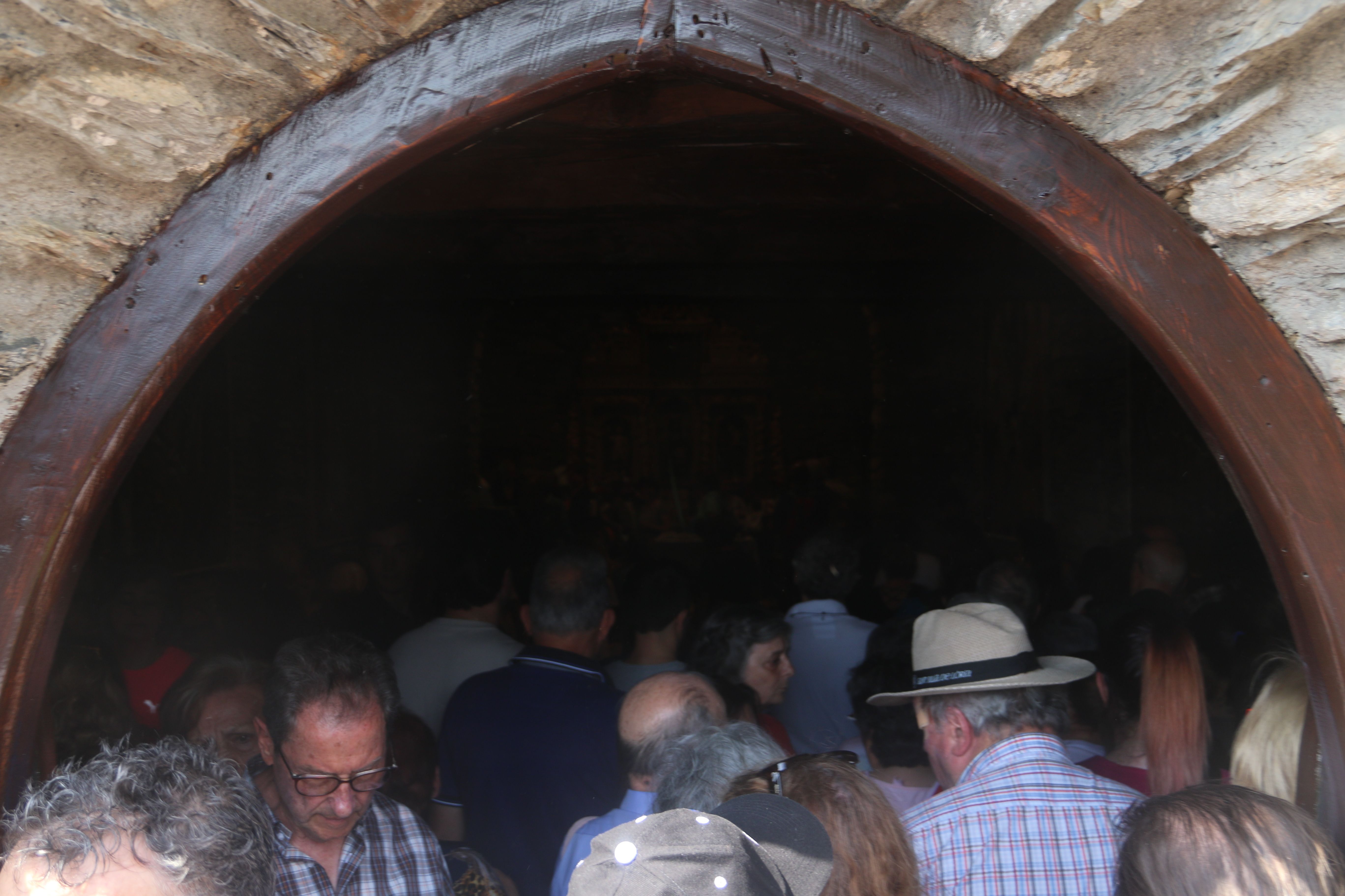 Santuari ple de gom a gom. Santuari ple de gom a gom.