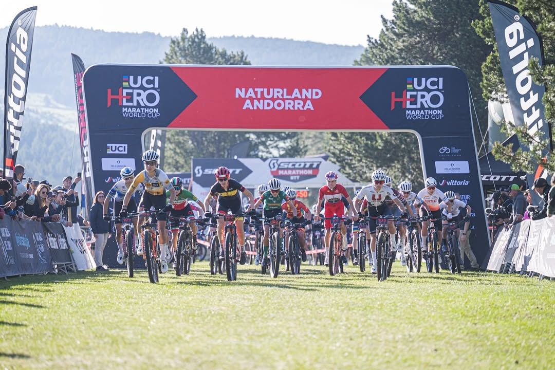 La sortida de la Copa del Món de 'cross country marathon', a Naturland. 