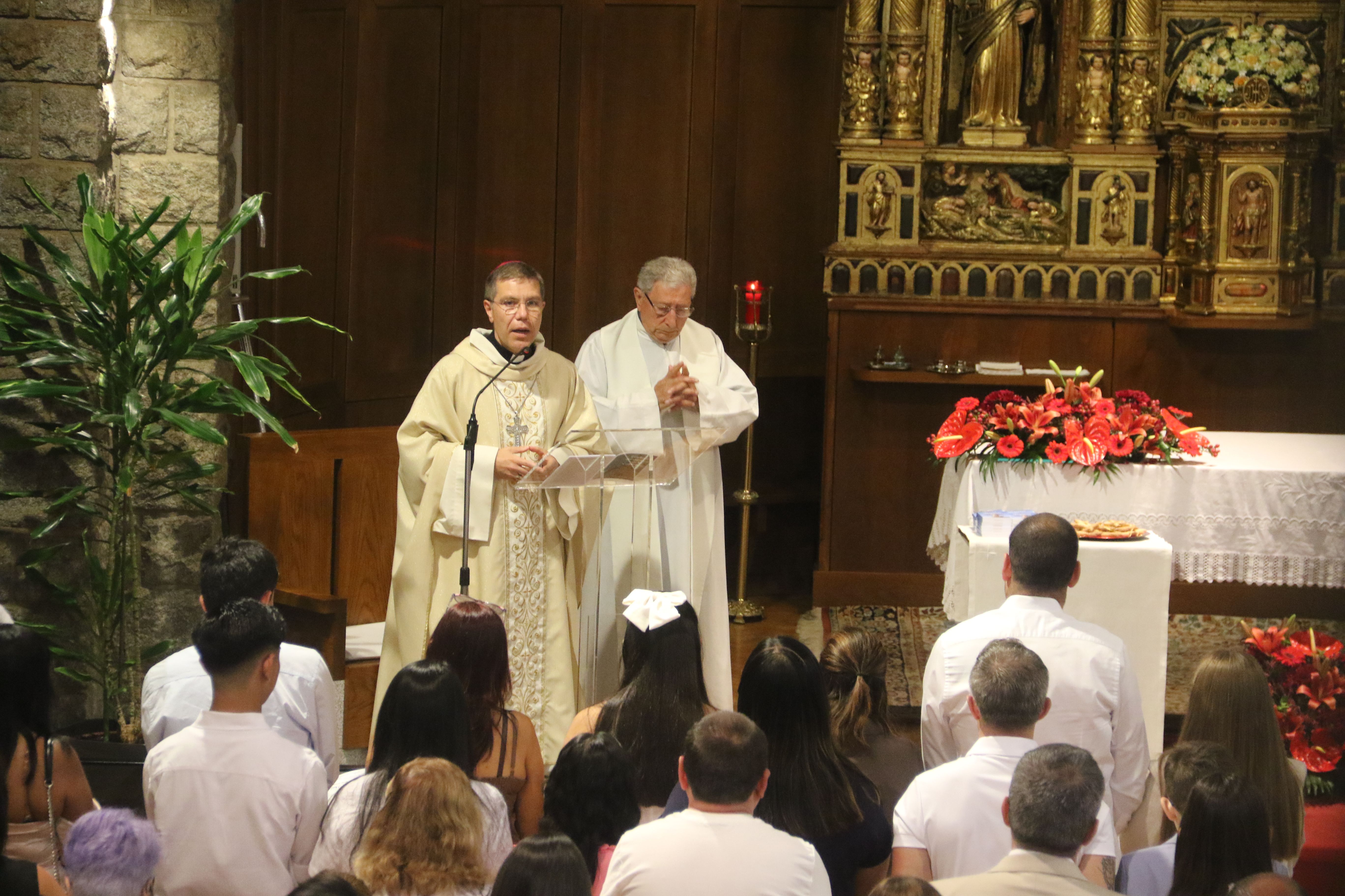 Josep-Lluís Serrano i Jaume Soy durant la missa.