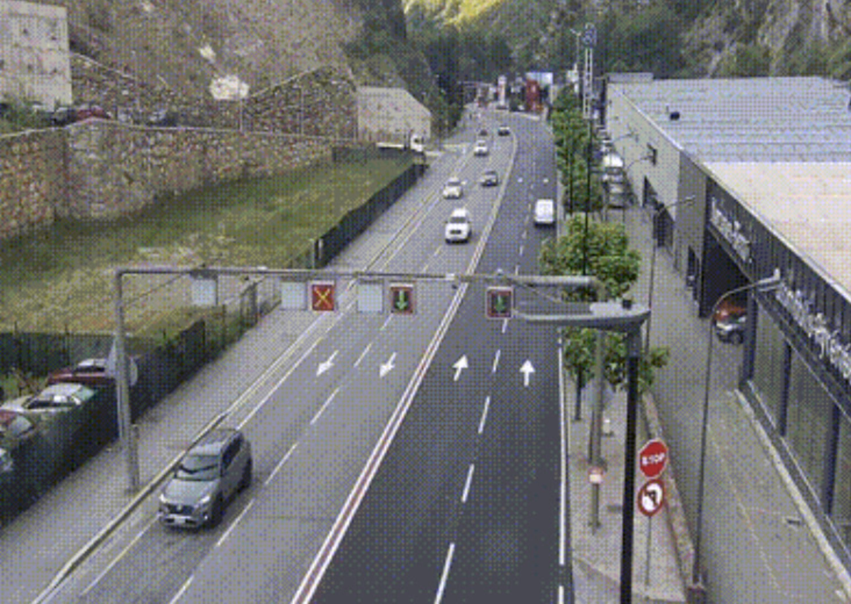 Una imatge de la CG-1 a la zona de la recta d'Aixovall anant cap a la Margineda una estona després de l'accident.