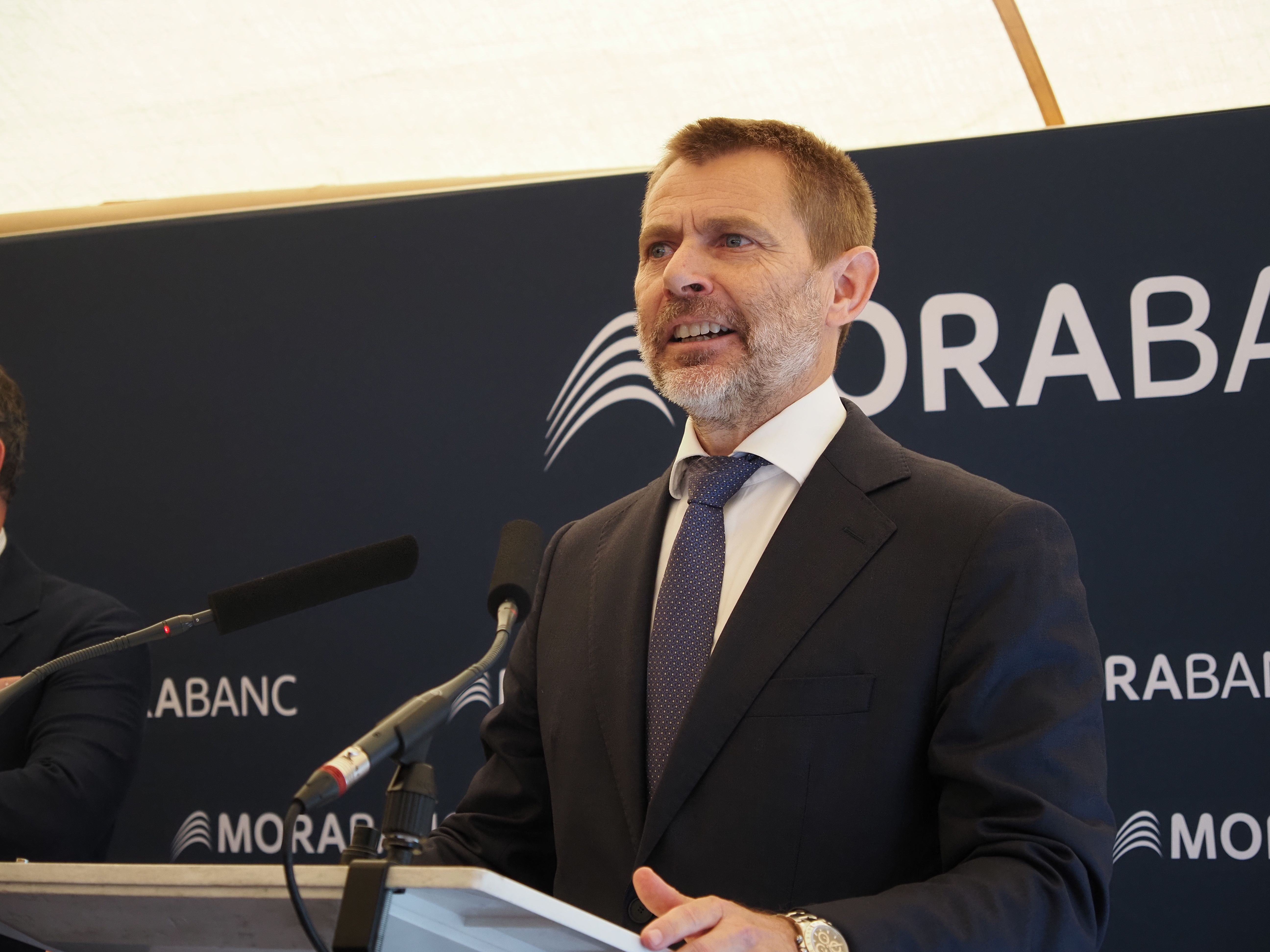 El conseller delegat de MoraBanc, Lluís Alsina, durant la seva intervenció. El conseller delegat de MoraBanc, Lluís Alsina, durant la seva intervenció.