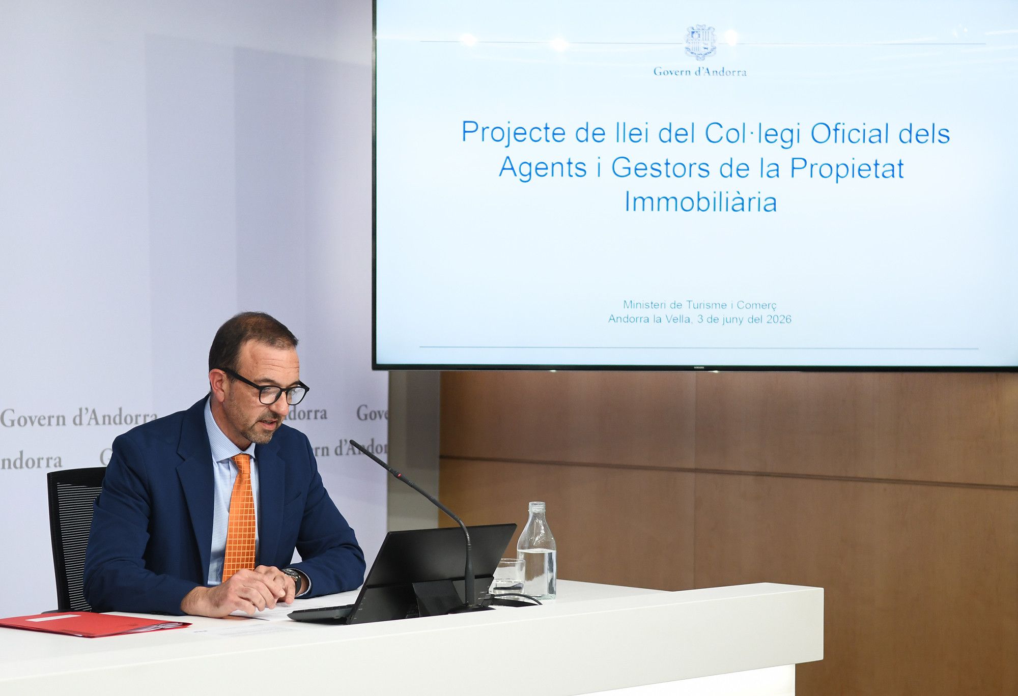 Jordi Torres durant la presentació de la nova normativa per als agents immobiliaris.