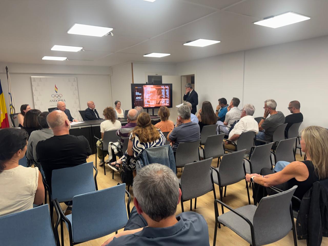 Un instant de l'assemblea general del COA.
