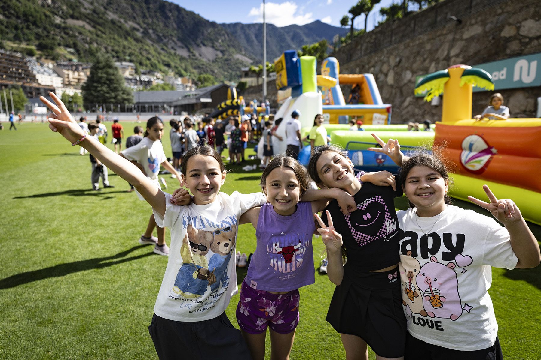 Més de 250 alumnes d’Andorra la Vella clouen el Consell  d’Infants amb jocs, inflables i molta festa.