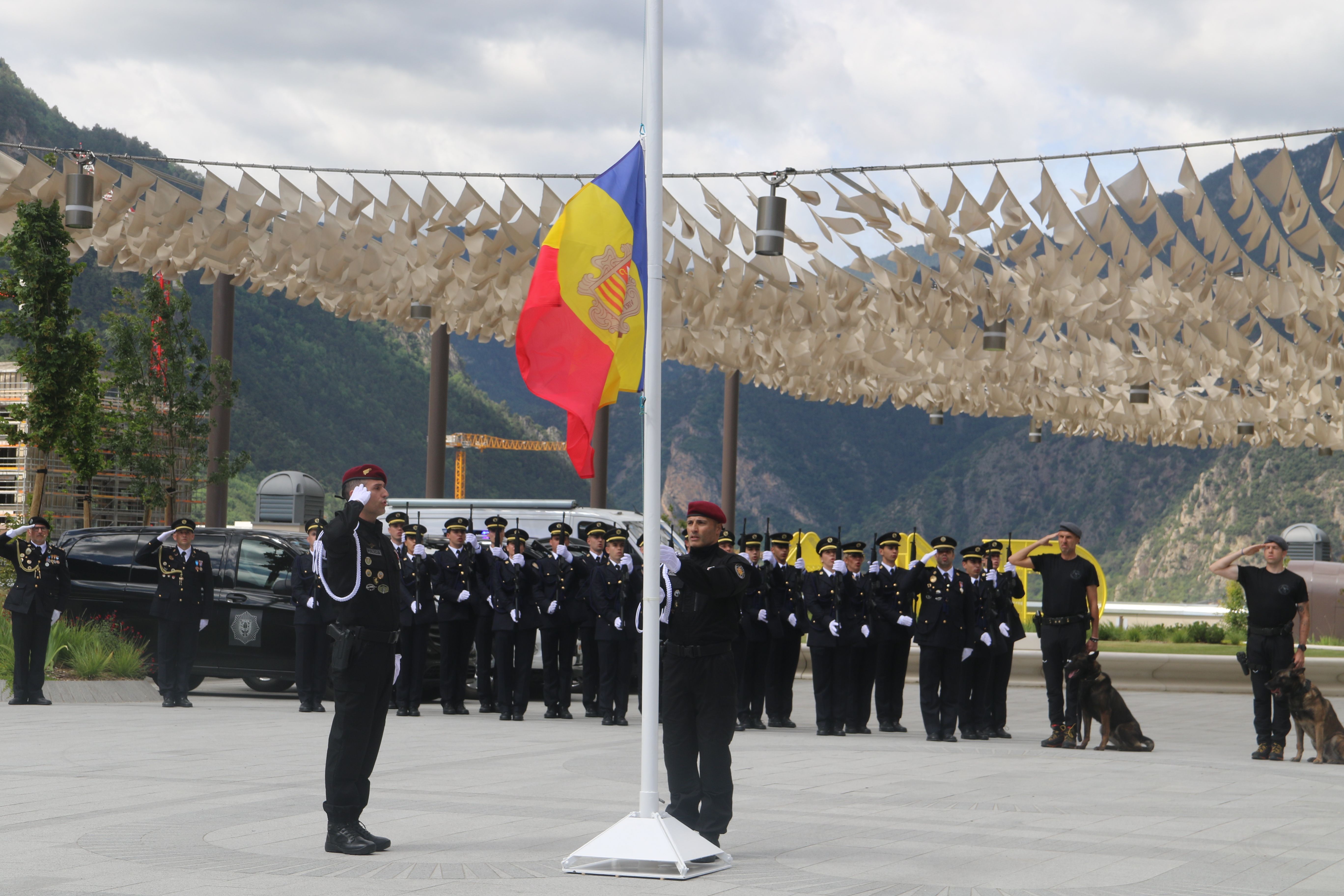 Hissament de la bandera.