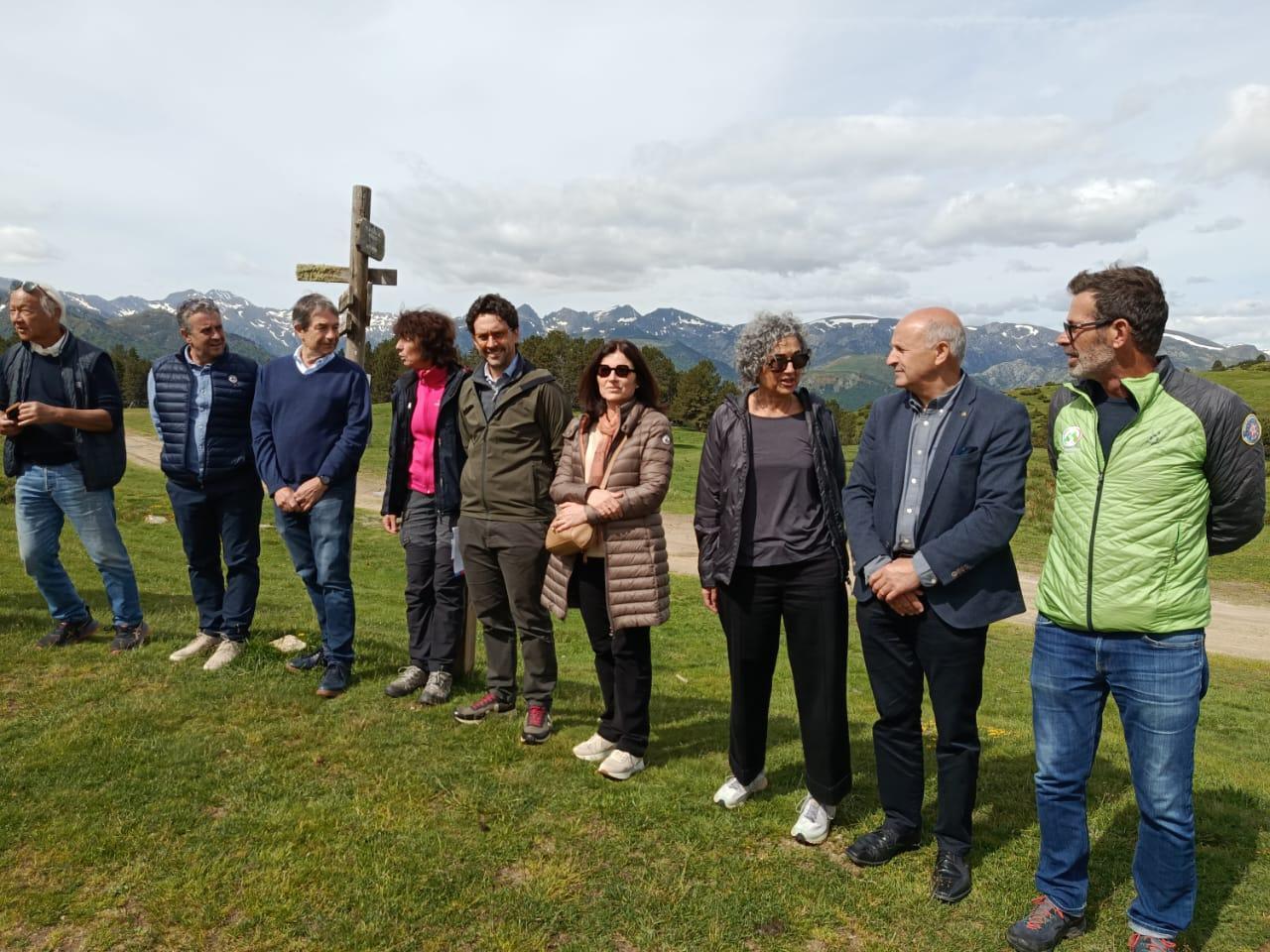 Les autoritats que han assistit a la inauguració del camí de la transhumància. Les autoritats que han assistit a la inauguració del camí de la transhumància.