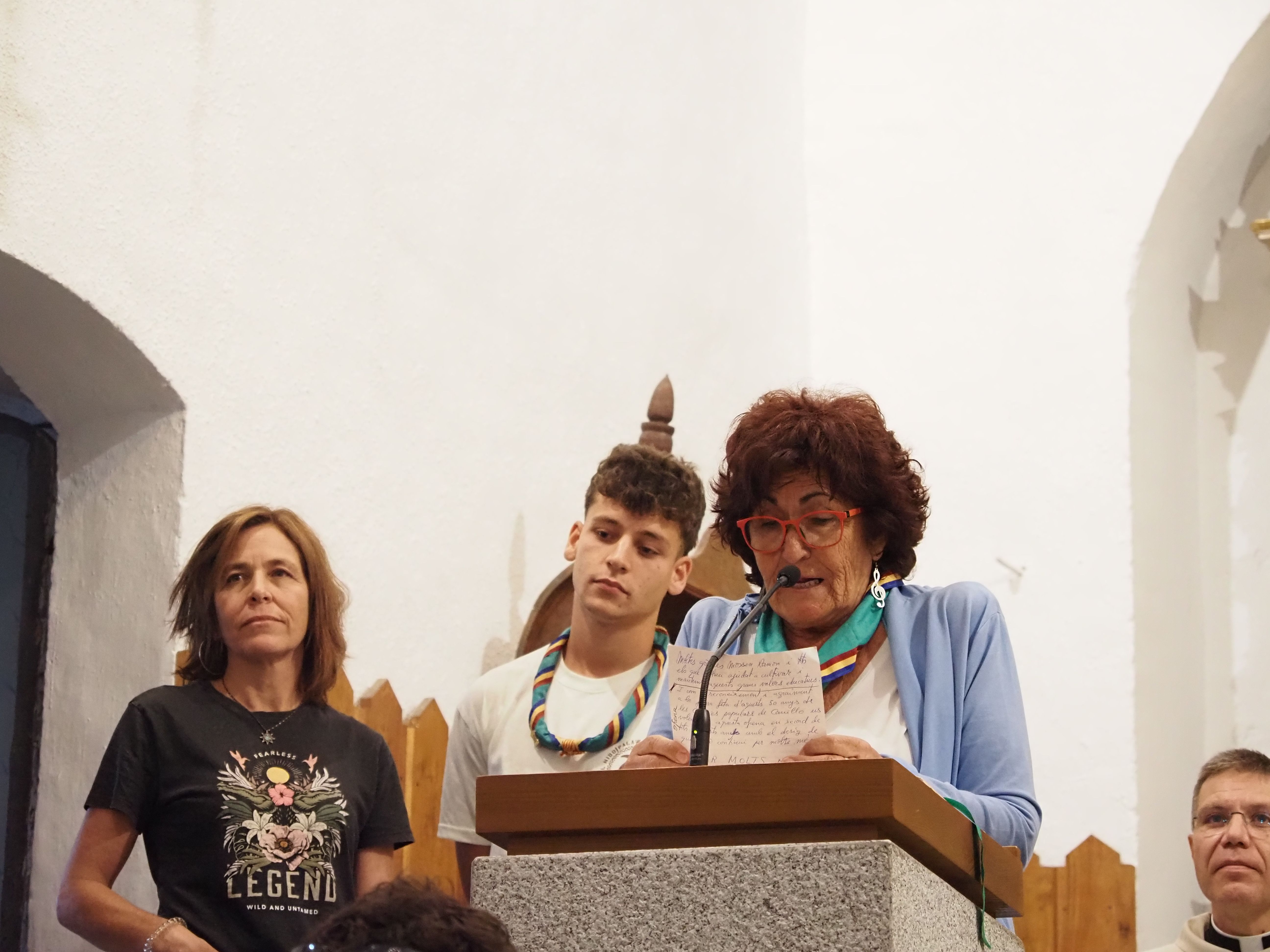 La Montserrat amb la seva filla i el seu net, tots 'ainistes'.