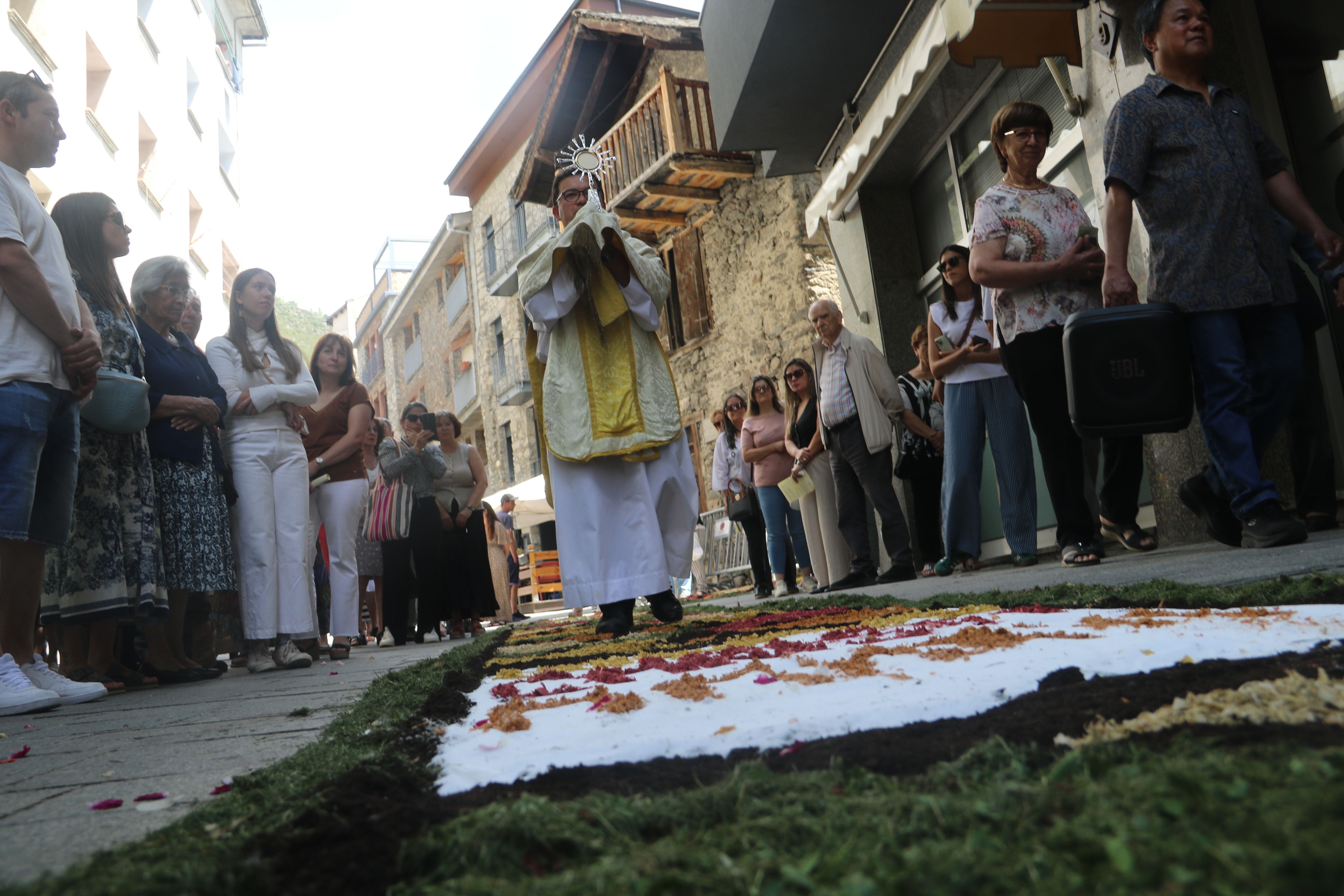 Recta final de la processó abans d'arribar a Sant Miquel. Recta final de la processó abans d'arribar a Sant Miquel.