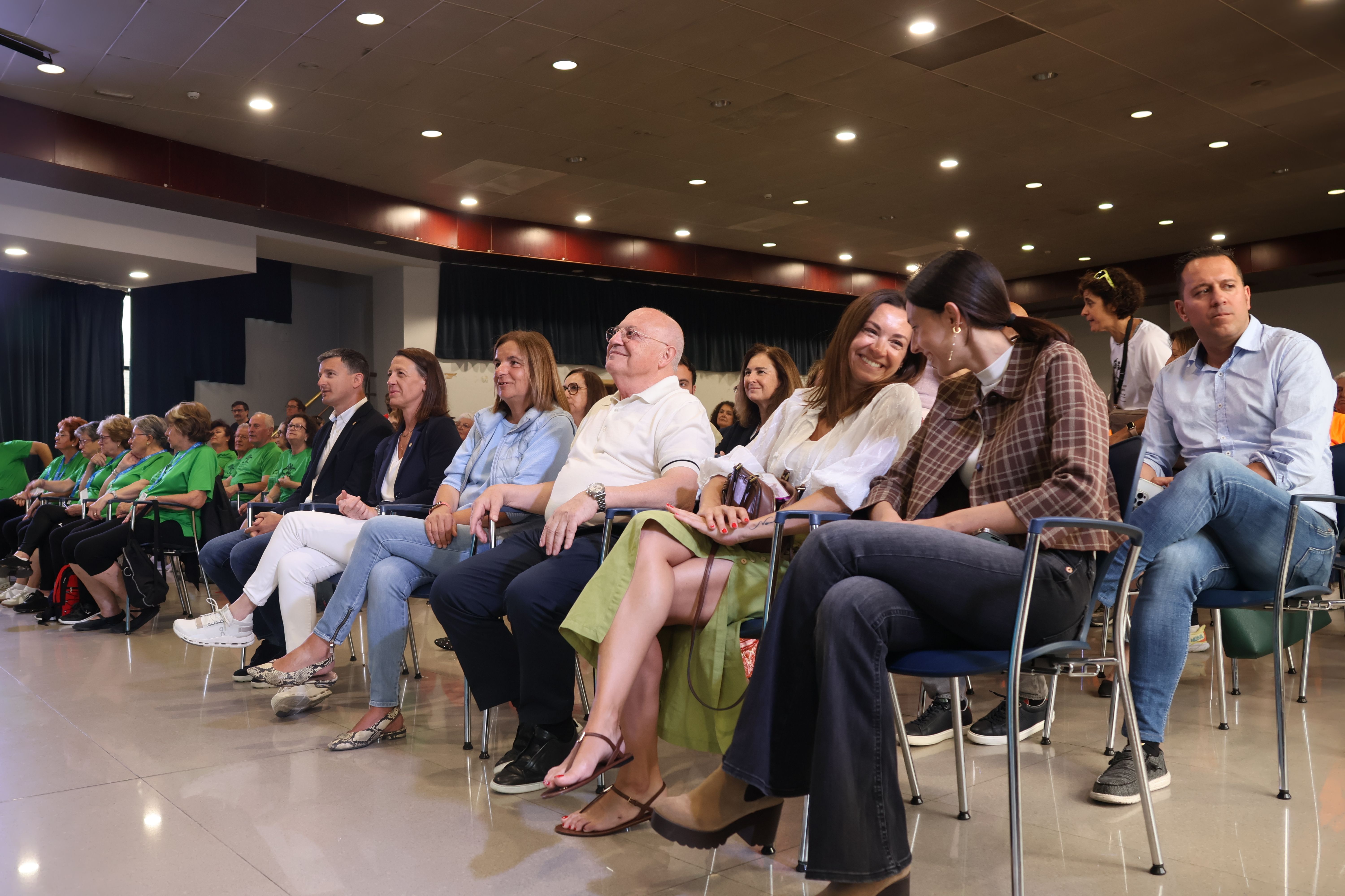 Autoritats assistents a la cloenda dels Jocs de la Gent Gran.