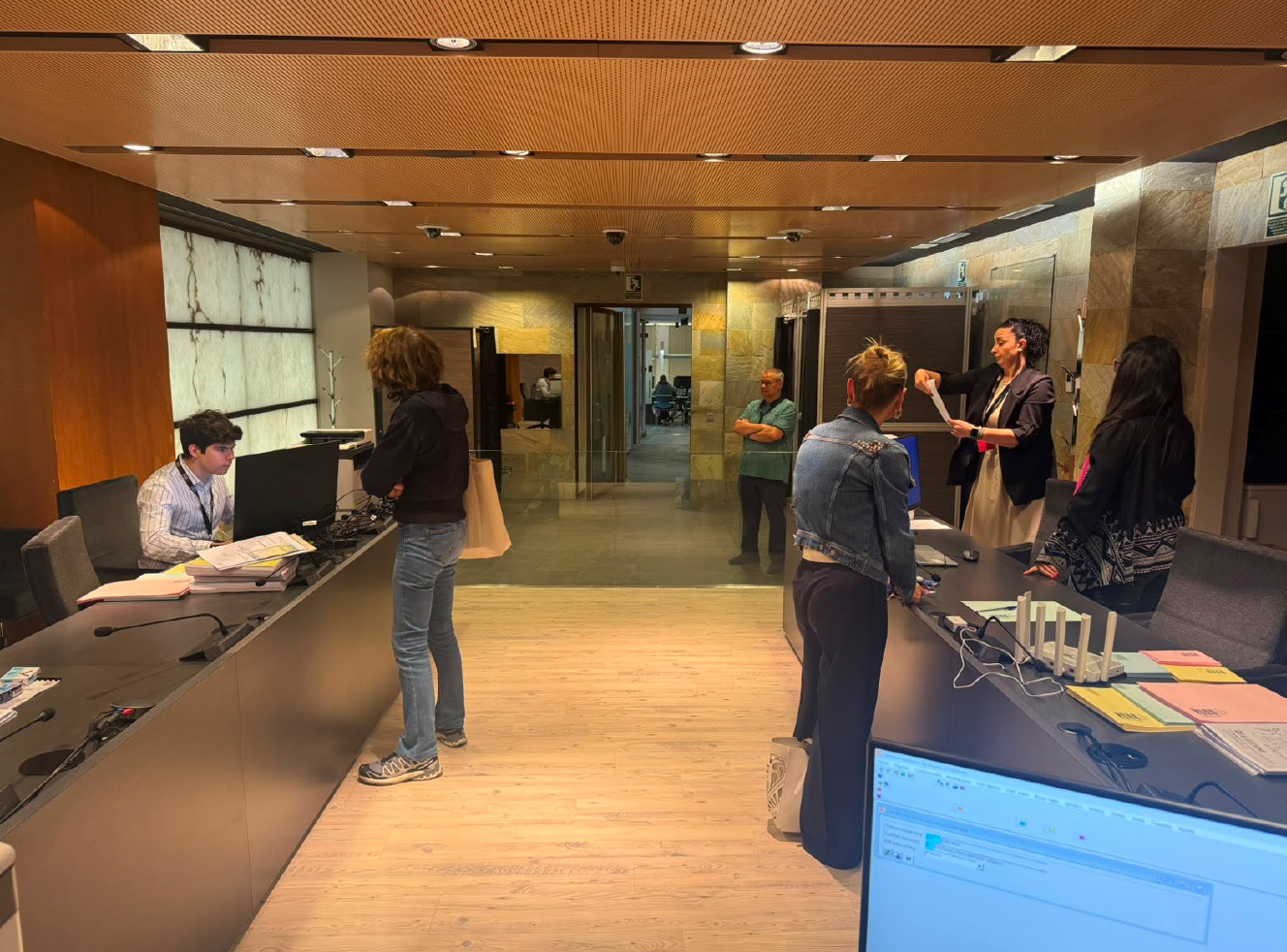 Punt de votació habilitat aquest diluns a la sala del consell del comú d'Ordino. Punt de votació habilitat aquest diluns a la sala del consell del comú d'Ordino.