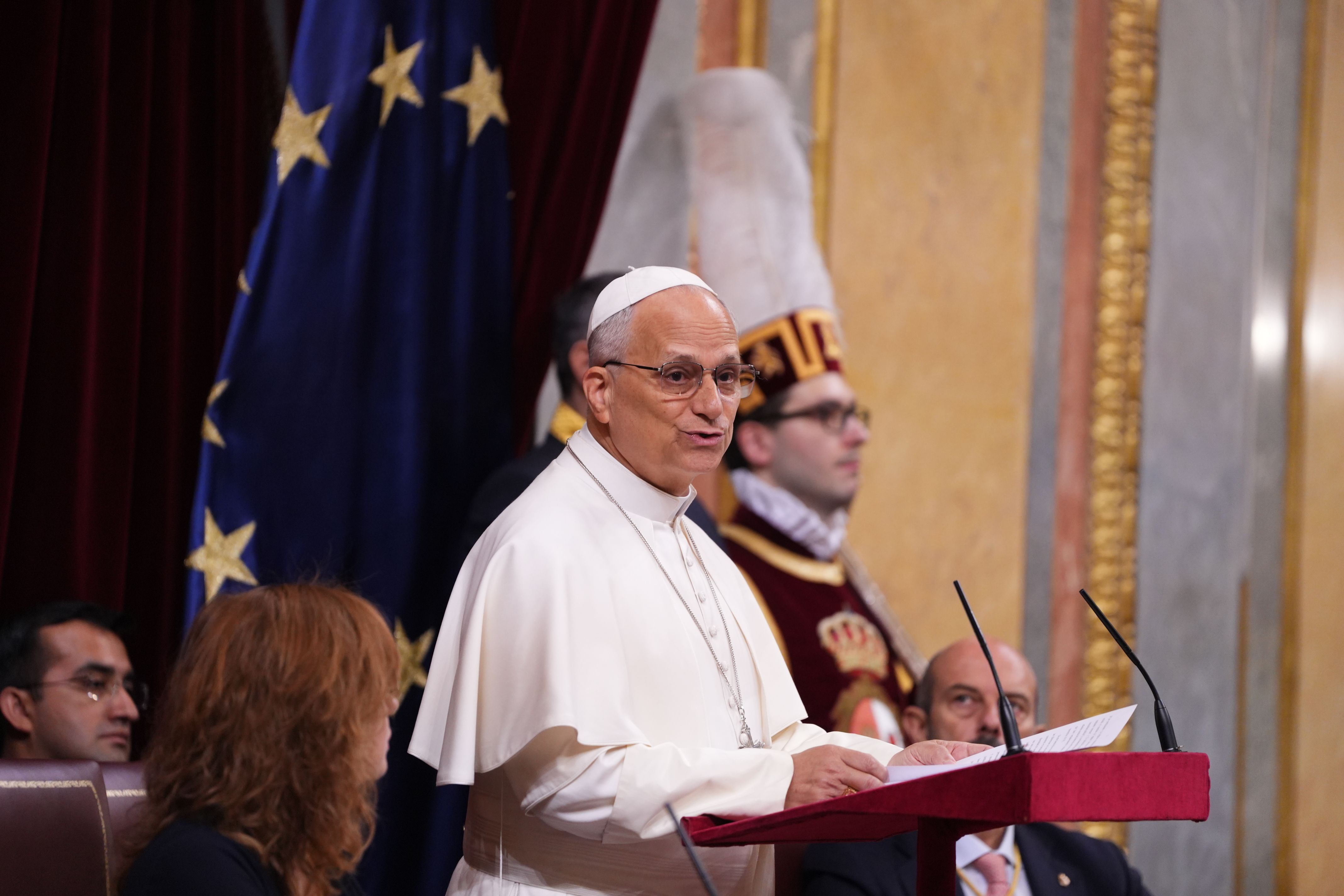 El Papa Lleó XIV pronuncia el seu discurs al Congrés de diputats espanyol. 