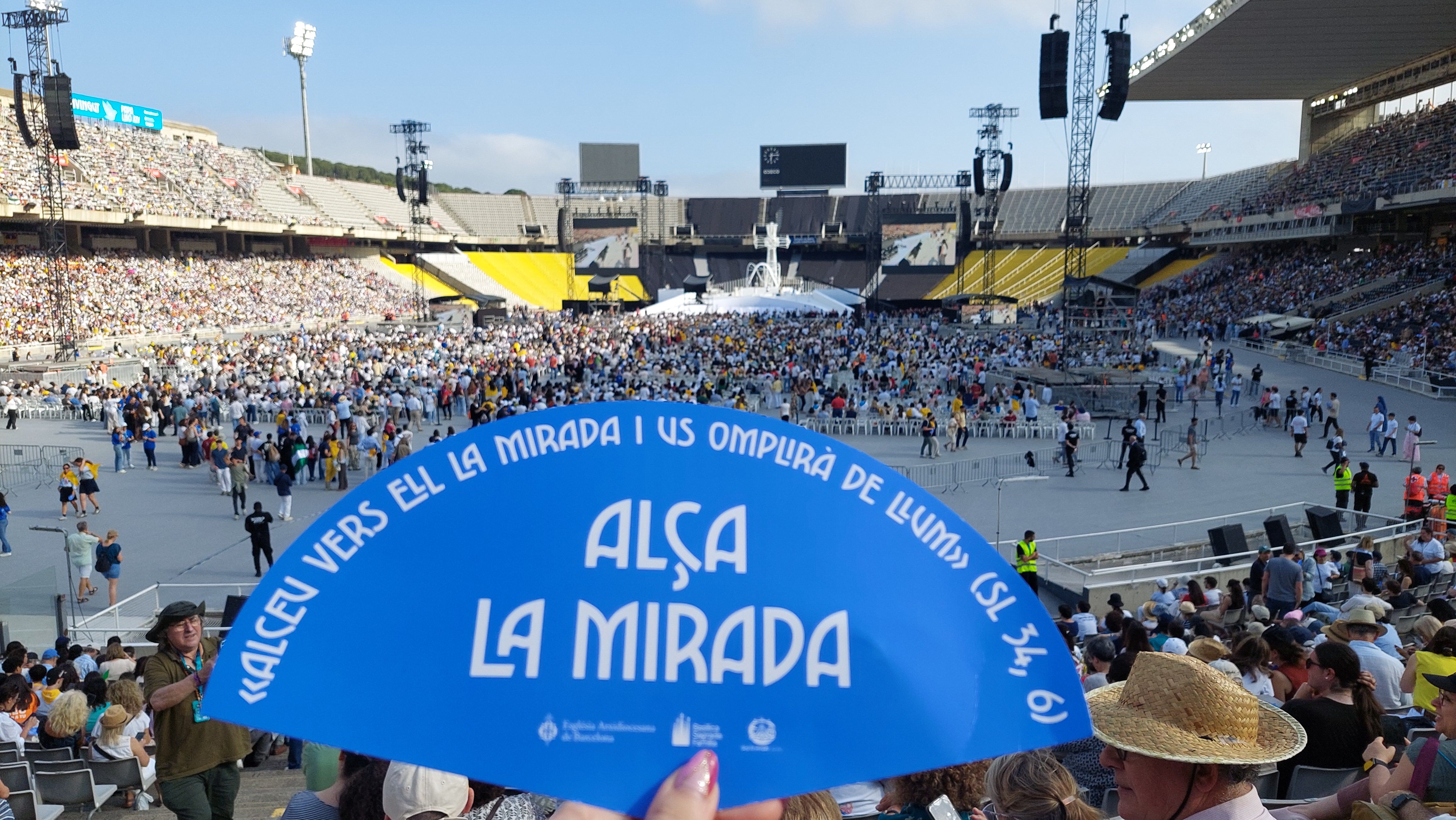 Una vista de l'Estadi Olímpic mentre espera l'arribada del Papa. Una vista de l'Estadi Olímpic mentre espera l'arribada del Papa.