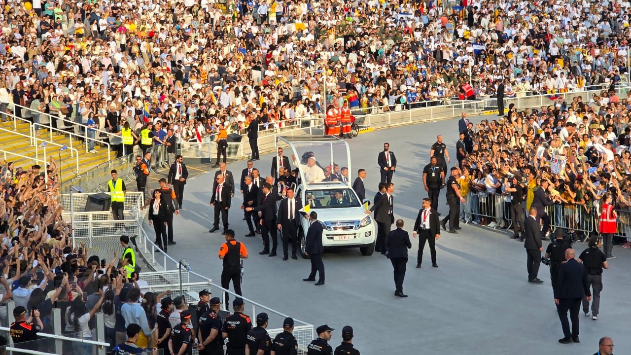 Arribada del Papa a l'Estadi de Montjuïc