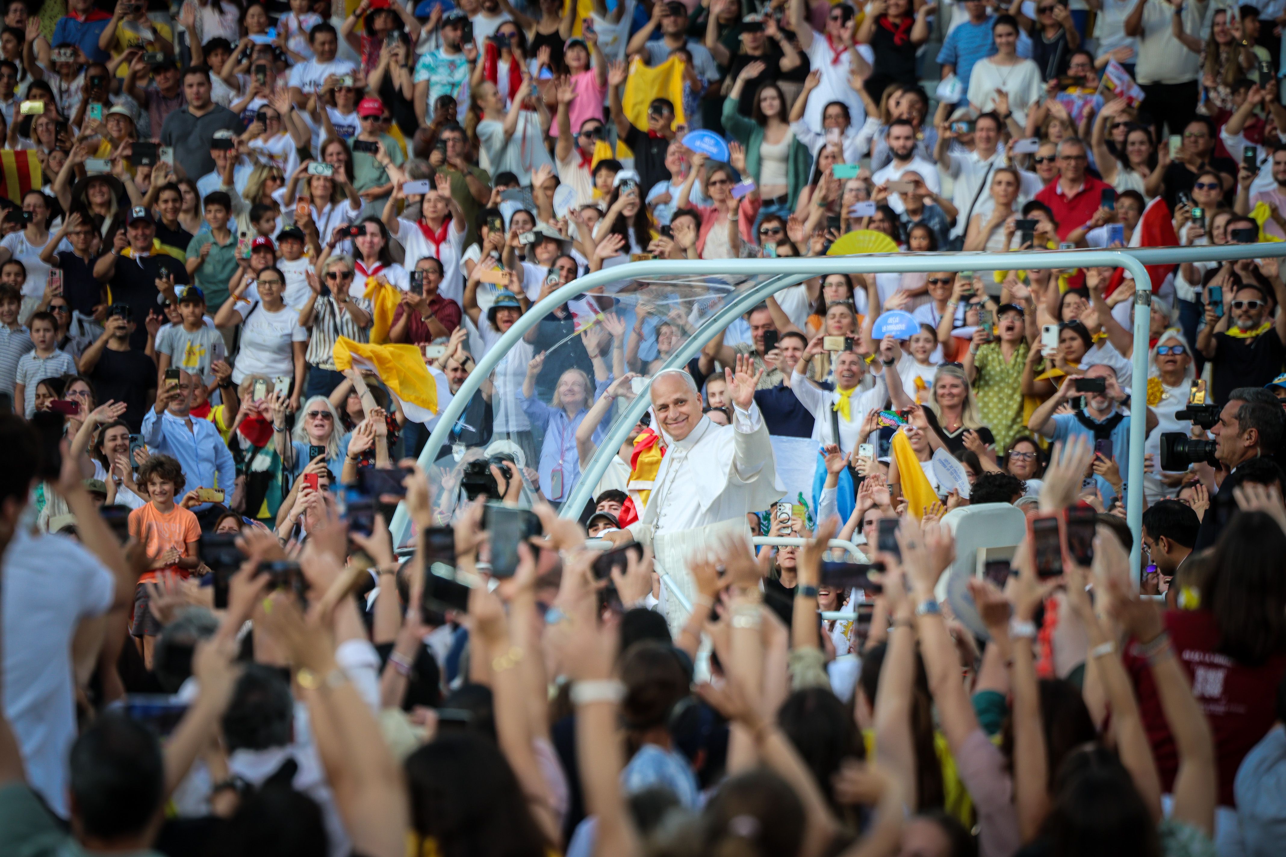 Bany de masses a l'estadi.