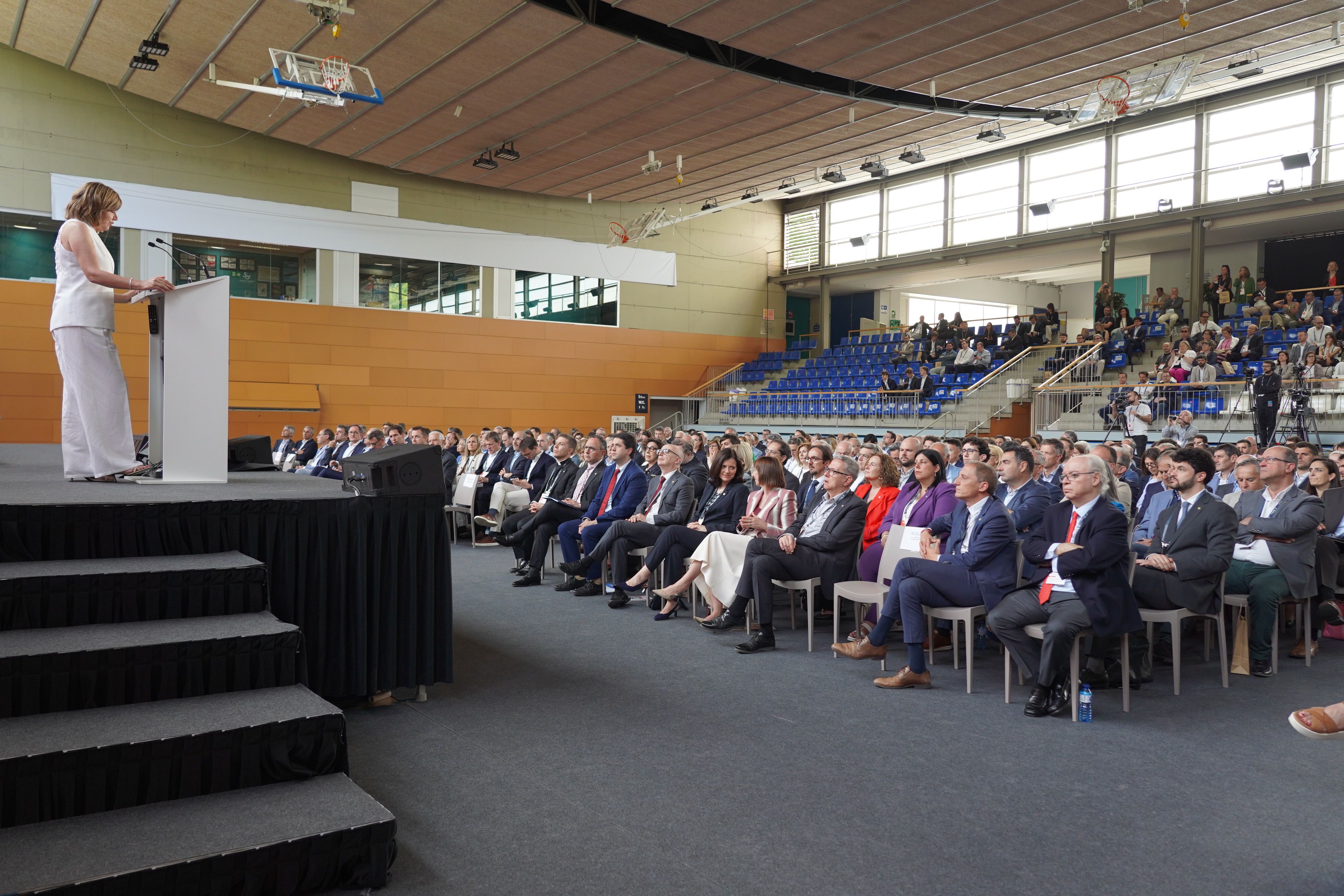 Assitents a la primera jornada de la trobada. Assitents a la primera jornada de la trobada.