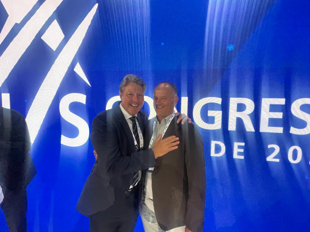 El nou president de la FIS, Alexander Ospelt, juntament amb Patrick Touissant.
