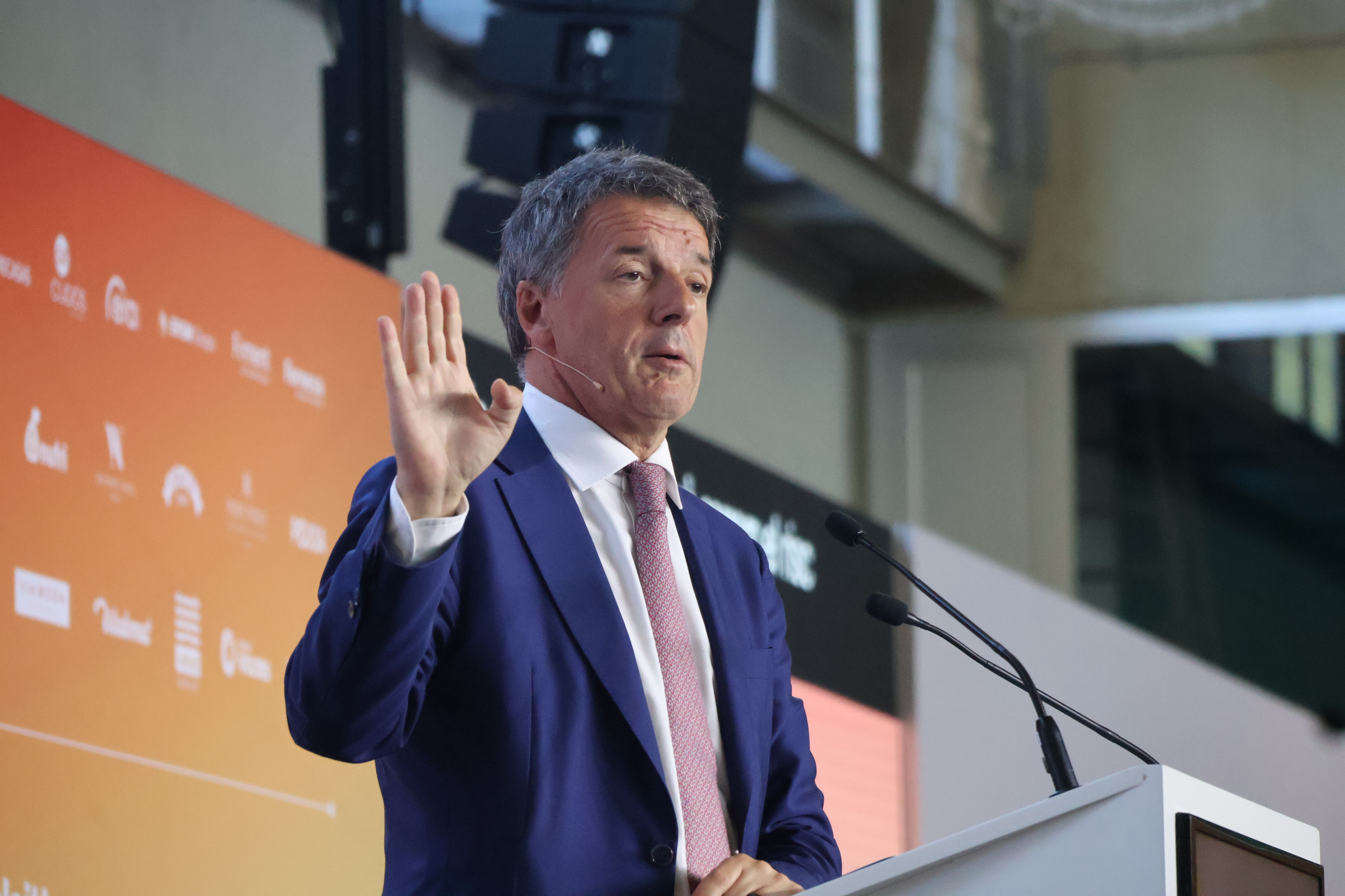 El senador i ex primer ministre d'Itàlia, Matteo Renzi, durant el seu discurs. El senador i ex primer ministre d'Itàlia, Matteo Renzi, durant el seu discurs.