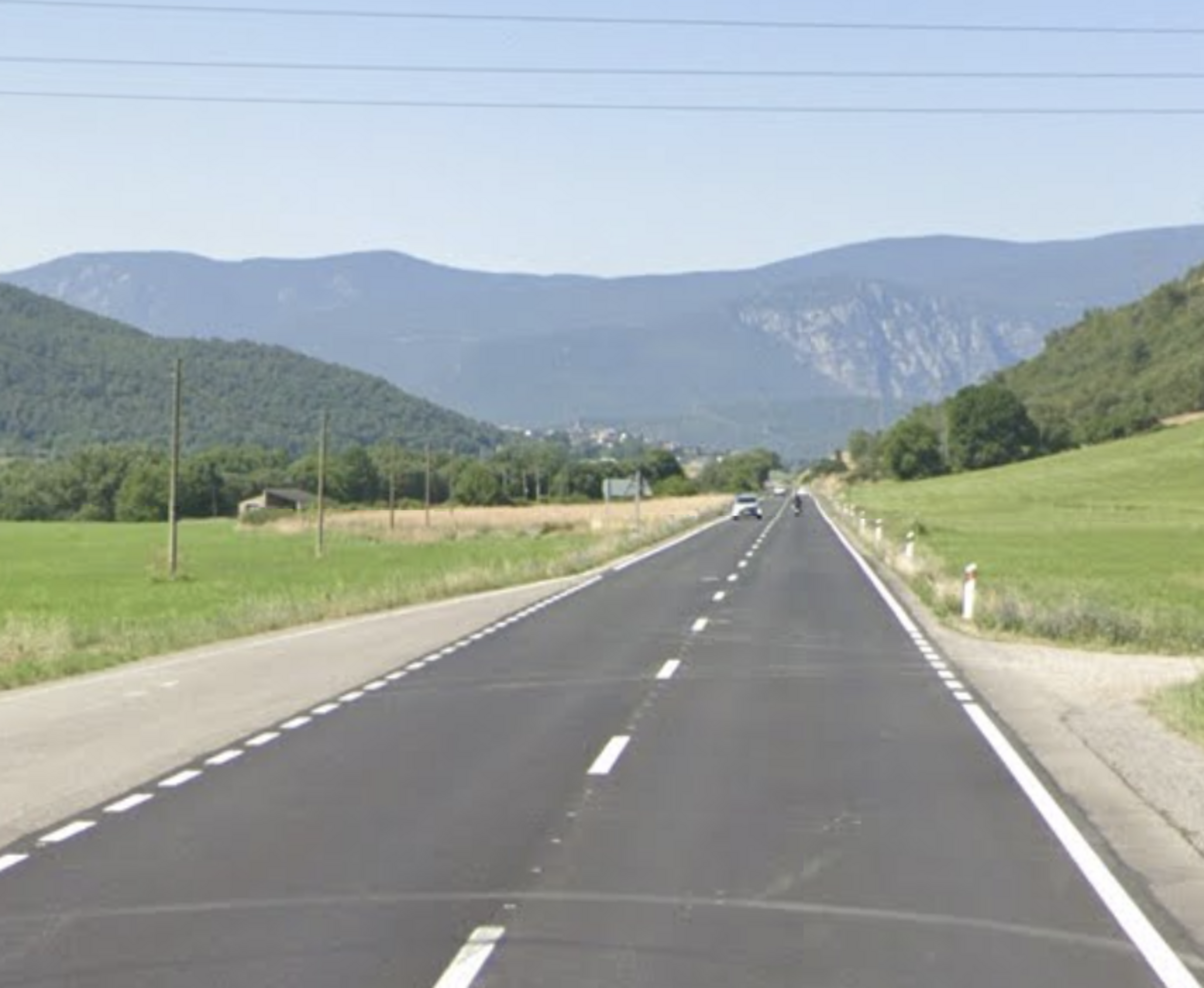Una imatge de la carretera N-260 al terme de Montferrer i Castellbò. Una imatge de la carretera N-260 al terme de Montferrer i Castellbò.