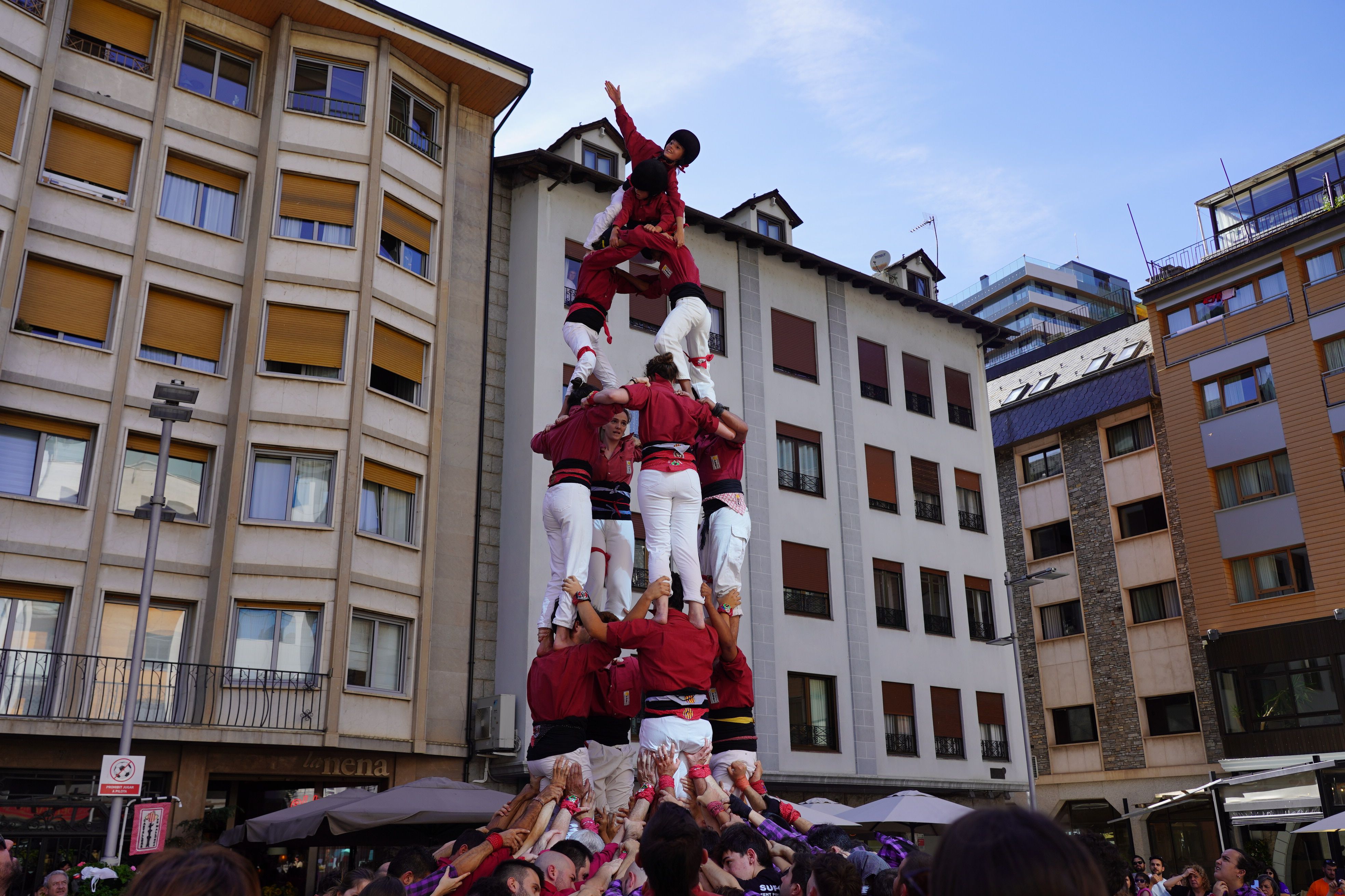 Un dels pilars que s'han fet. La portaveu del Sindicat, Rebeca Bonache.
