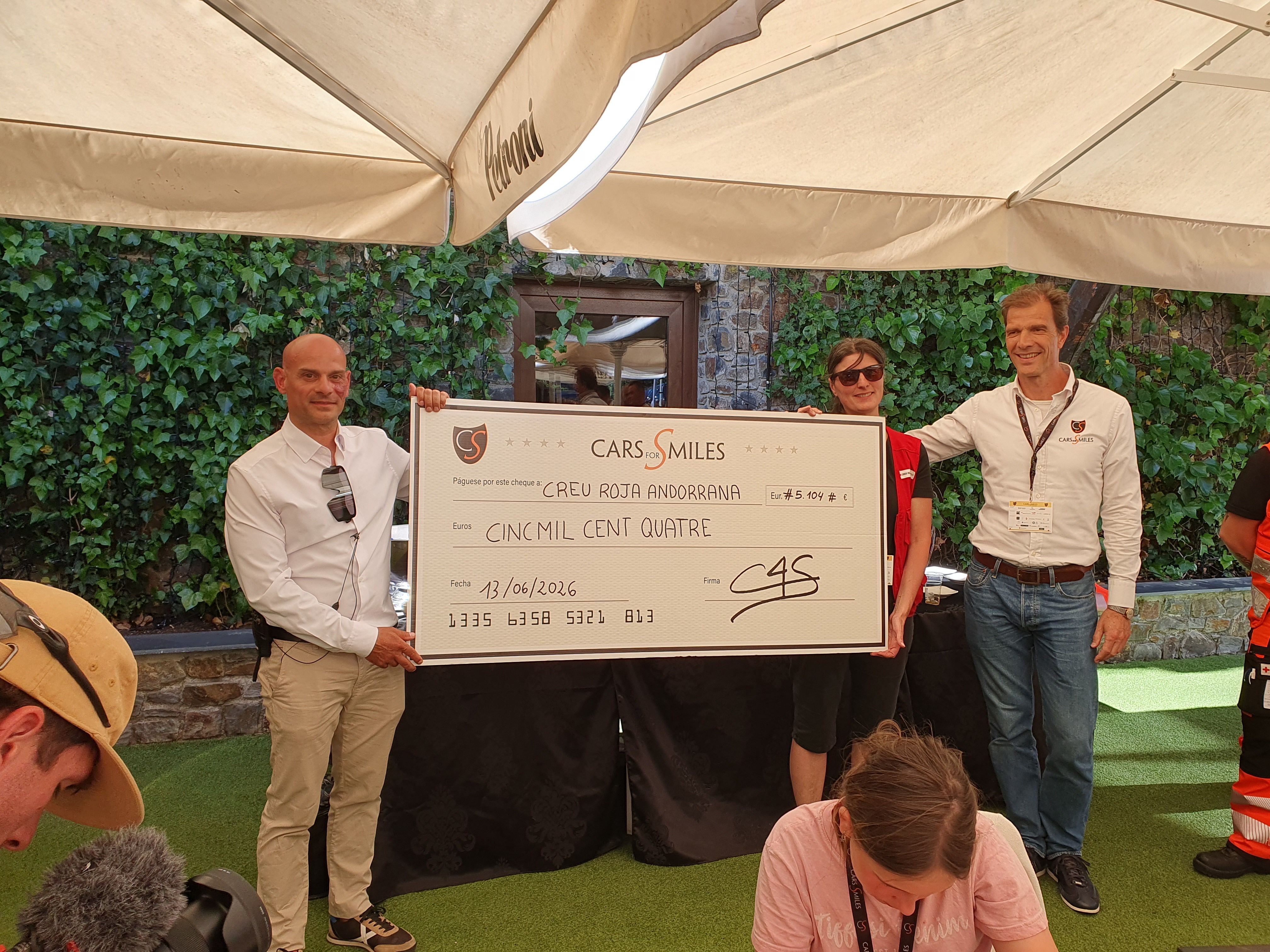 ‘Cars for Smiles’ recapta  5.104 euros que es destinaran al projecte ‘Espai de Lleure’ de la Creu Roja.