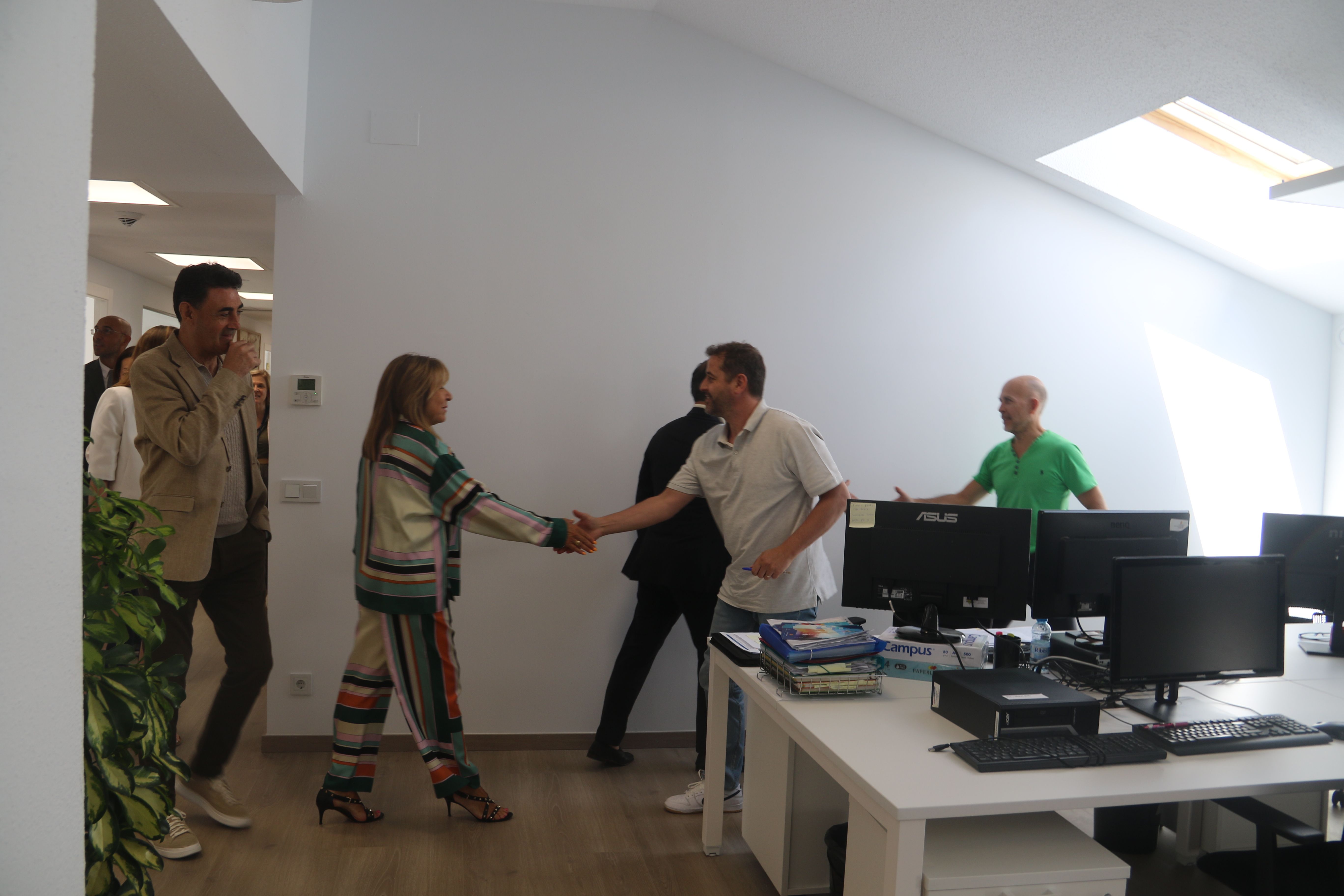 Visita a les instal·lacions. Visita a les instal·lacions.