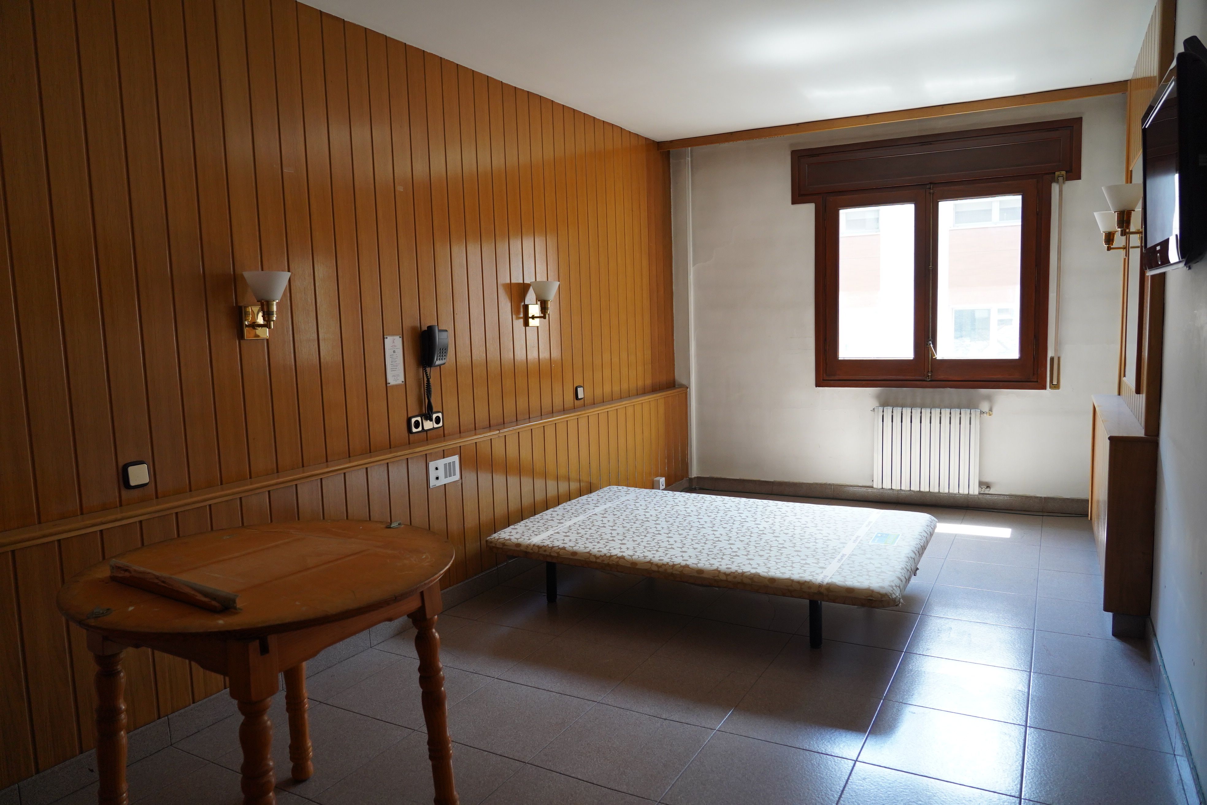 Una de les habitacions de l'antic hotel. Una de les habitacions de l'antic hotel.