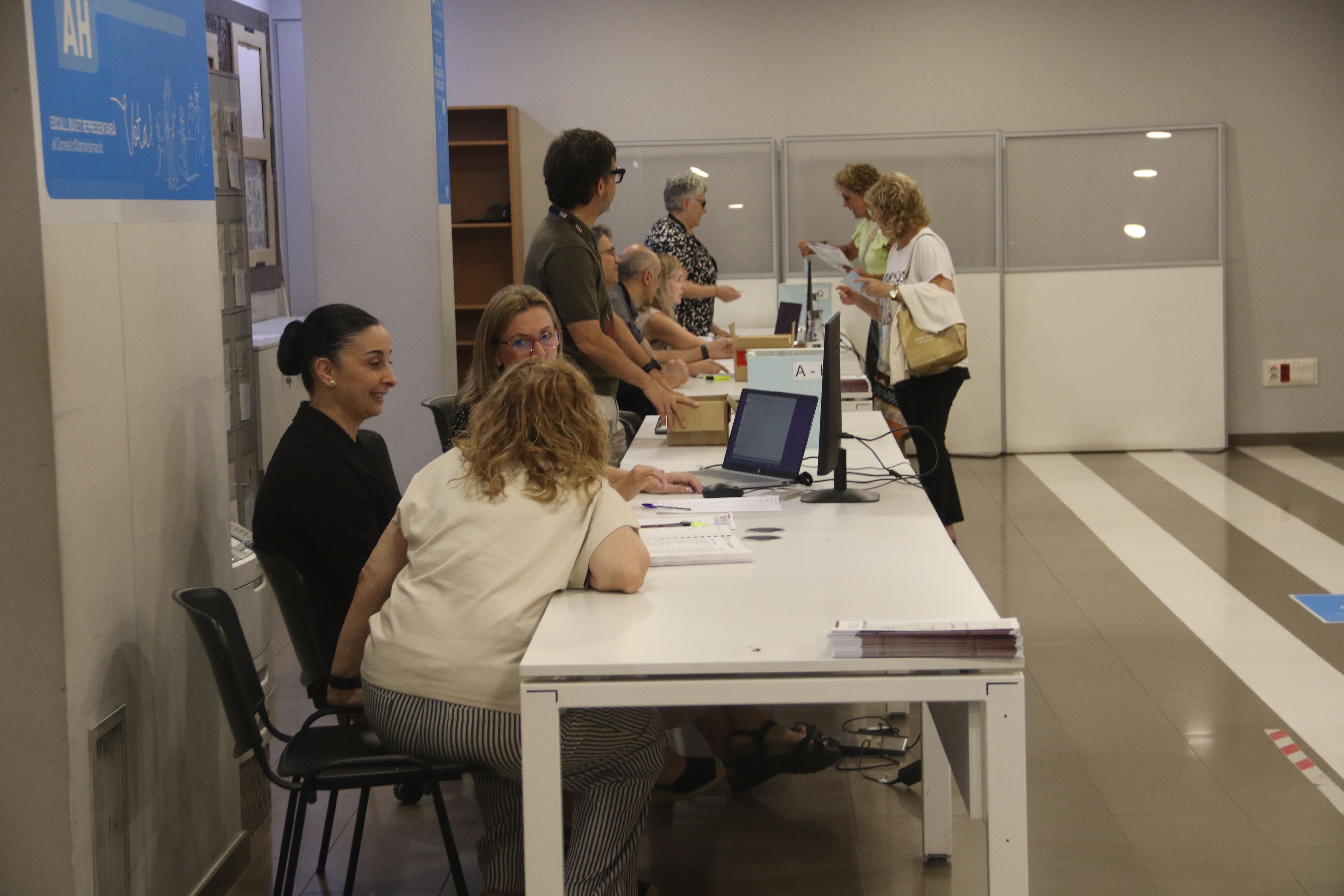 Votacions al col·legi dels assalariats.